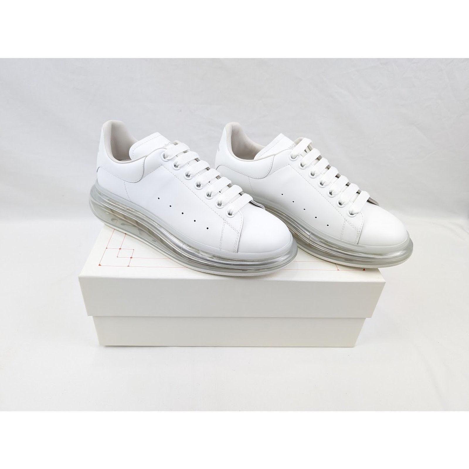 Alexander McQueen o1rshd1 Larry Transparent Sole Rubber Sneaker in White Size US 11 / EU 44 - 1 Thumbnail