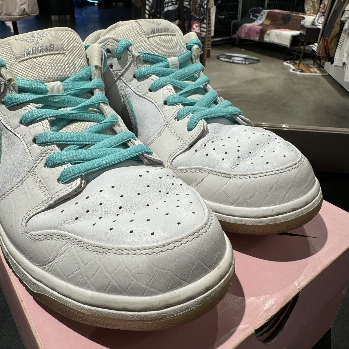 Nike Nike Dunk Low SB Diamond Supply White Size US 11 / EU 44 - 6 Thumbnail
