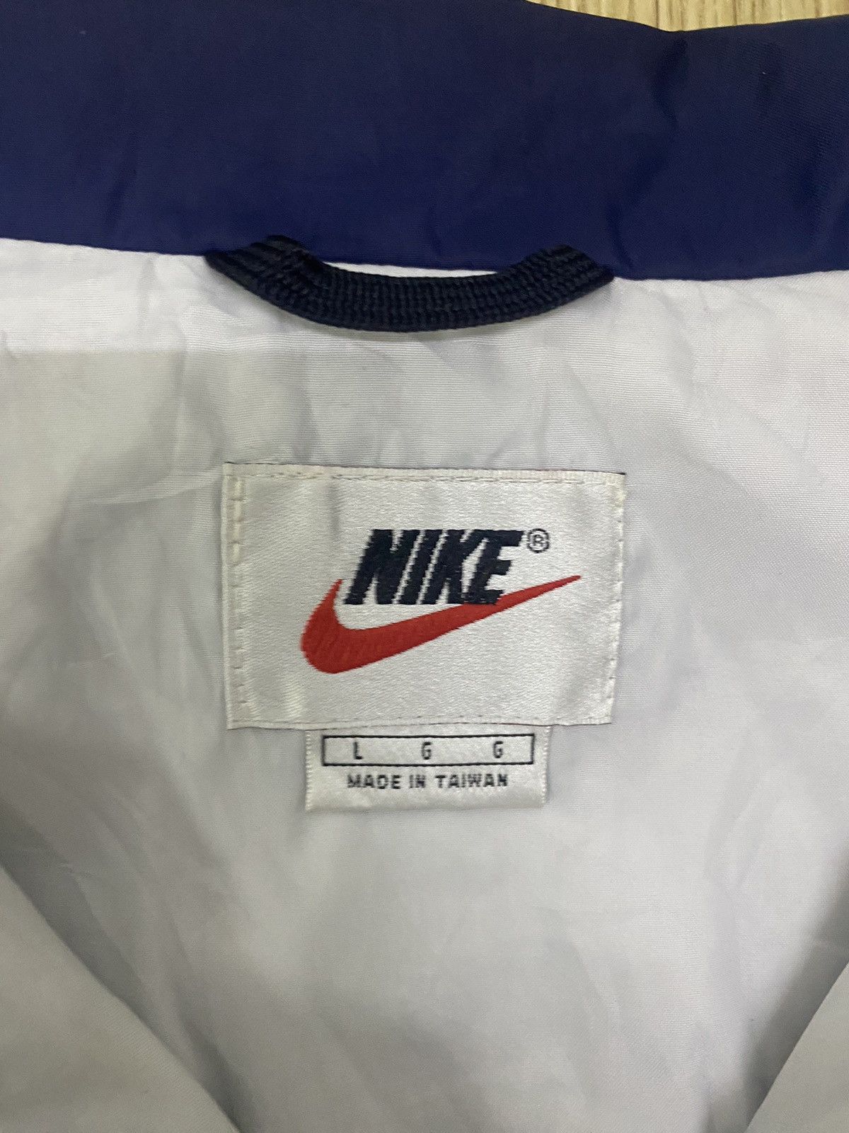 Nike × Vintage Vintage Nike swoosh logo windbreaker jacket Size US L / EU 52-54 / 3 - 7 Thumbnail