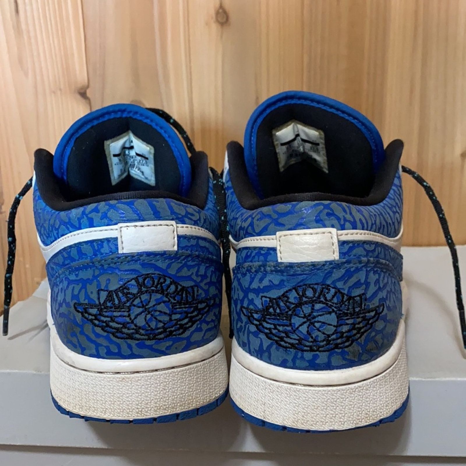 Jordan Brand 2014 Jordan 1 retro low white sport blue elephant print Size US 9.5 / EU 42-43 - 3 Thumbnail