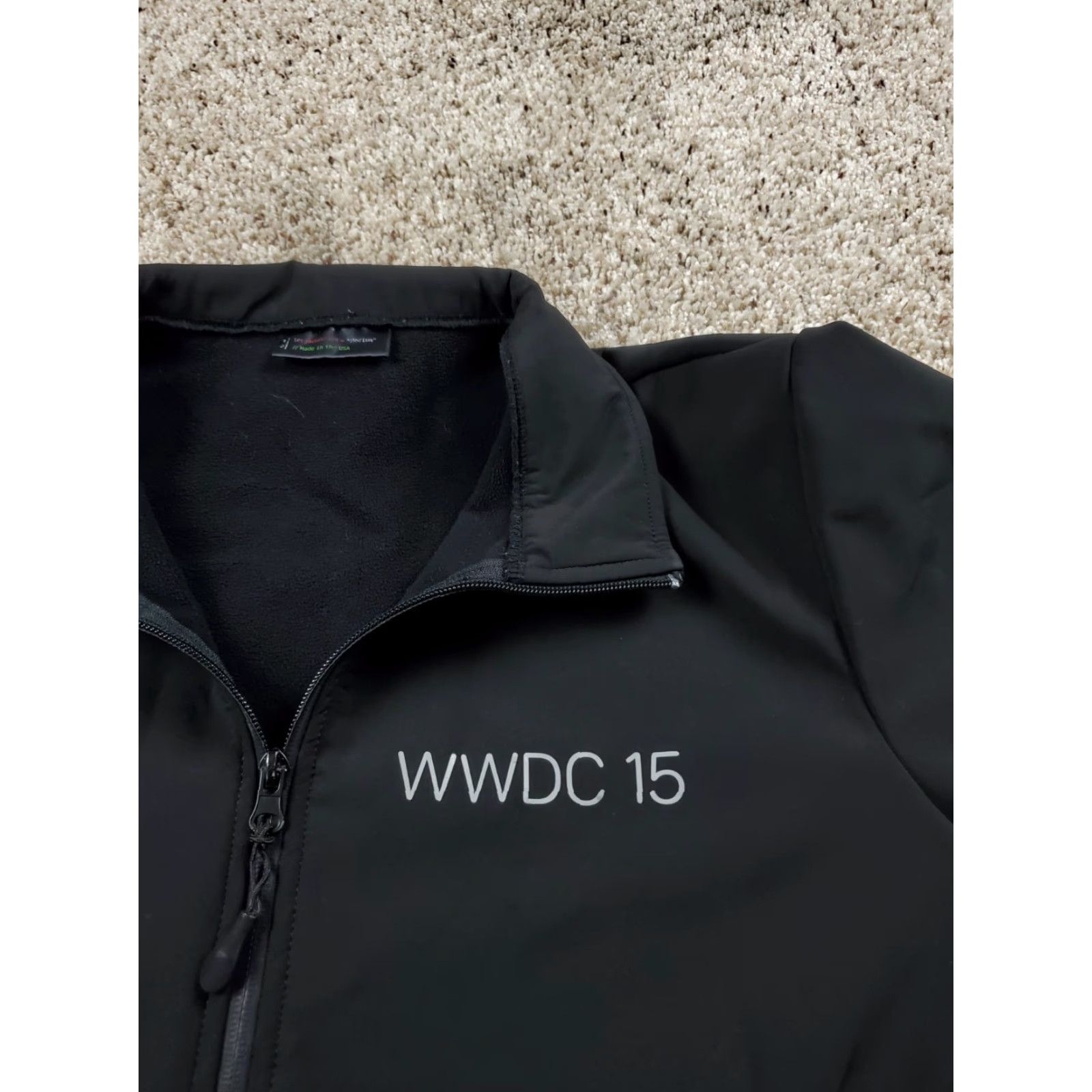 Apple Apple Jacket M Men Black Full Zip WWDC 2015 Windbreaker Logo Pockets Stretch Functions Regular Size XS to XXX? Size US M / EU 48-50 / 2 - 6 Thumbnail