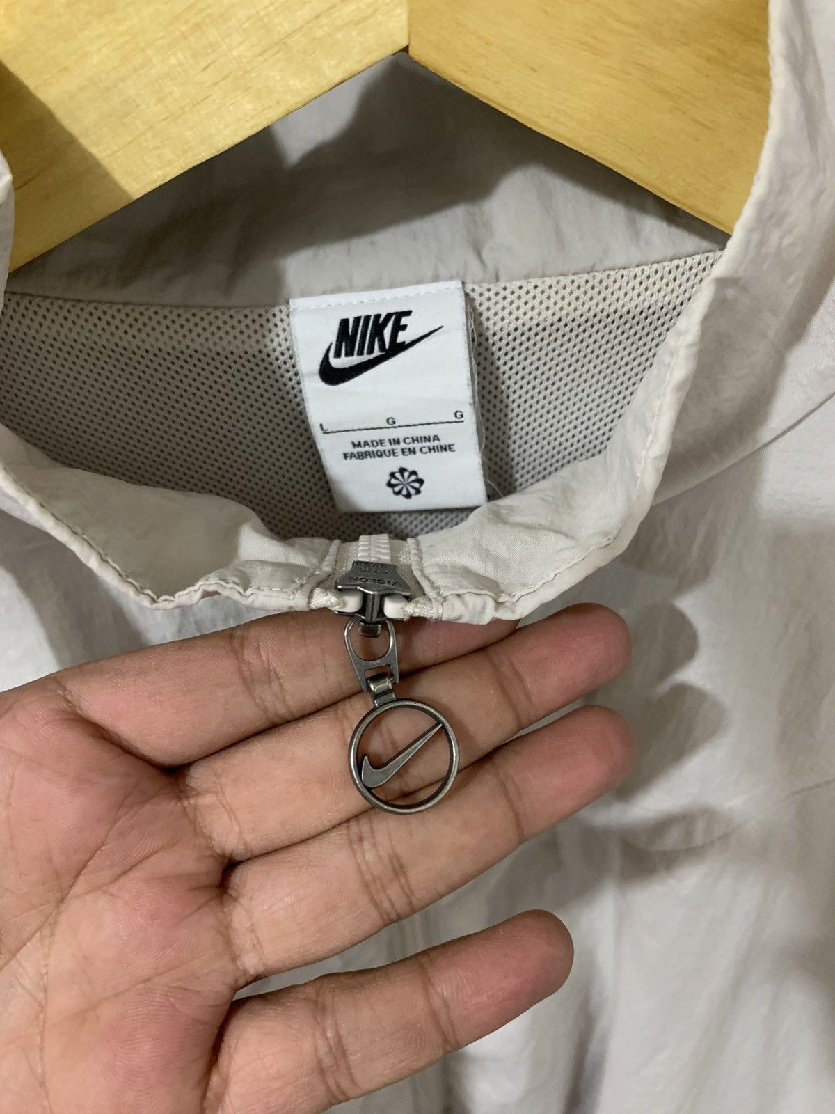 Nike nike big swoosh nylon jacket broken white Size L / US 10 / IT 46 - 3 Thumbnail