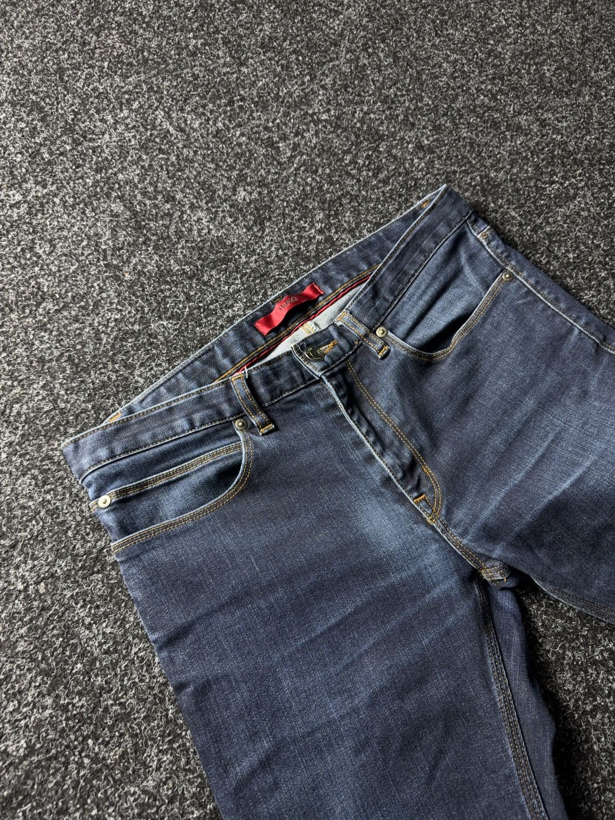 Hugo Boss Luxury Hugo Boss Red Label Straight Fit Dark Wash Jeans Size US 30 / EU 46 - 4 Thumbnail
