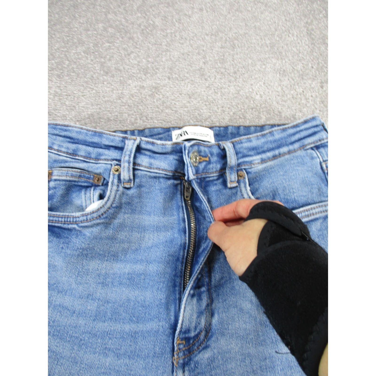 Zara Zara Jeans Womens 8 Light Blue Denim Skinny High Rise Zip Zipper Crop Regular Slim Fit? Size 30" / US 8 / IT 44 - 4 Thumbnail