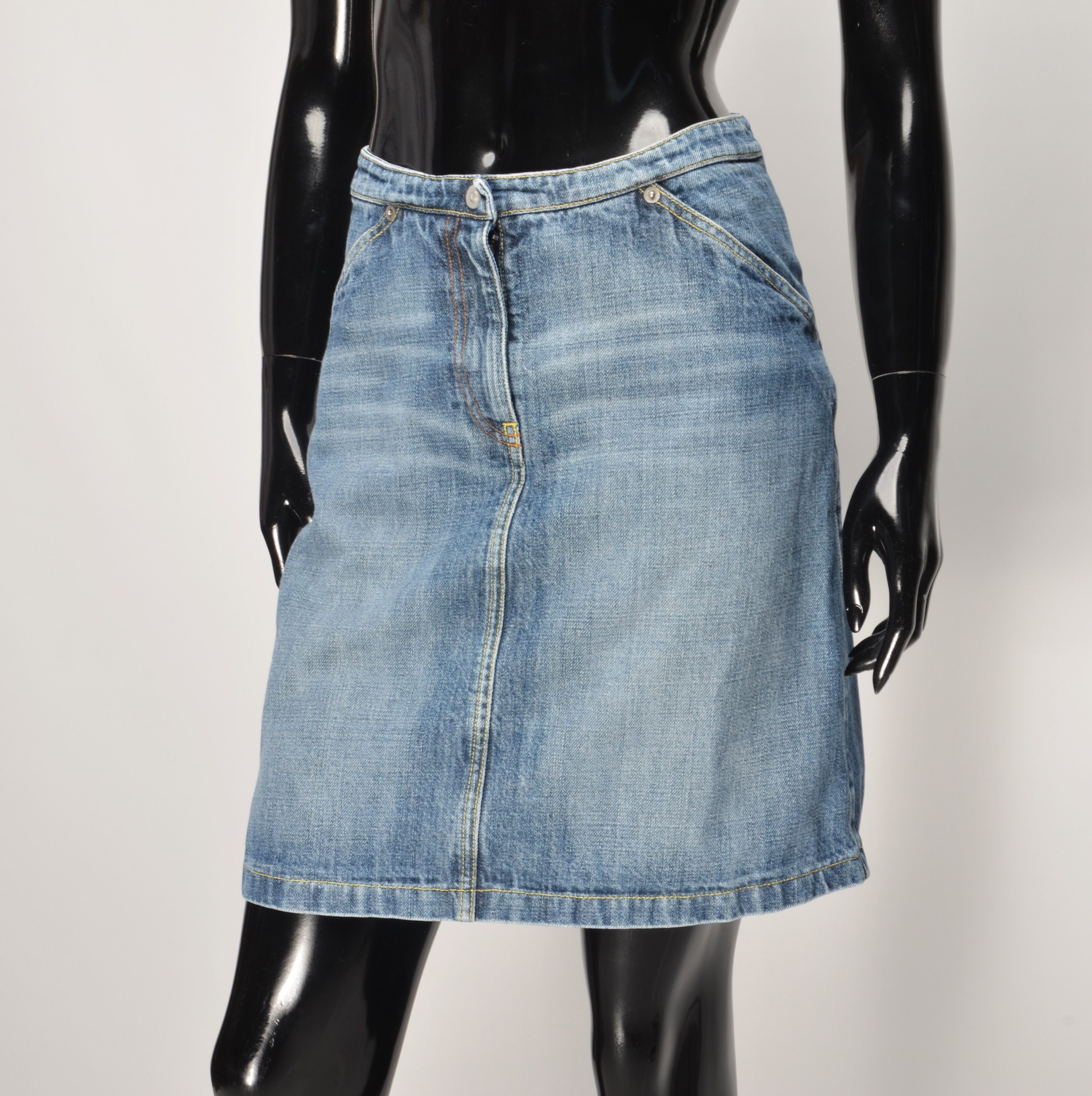 Armani Vintage Armani Jeans Y2K Blue Mini Denim Skirt Size 26" / US 2 / IT 38 - 2 Thumbnail