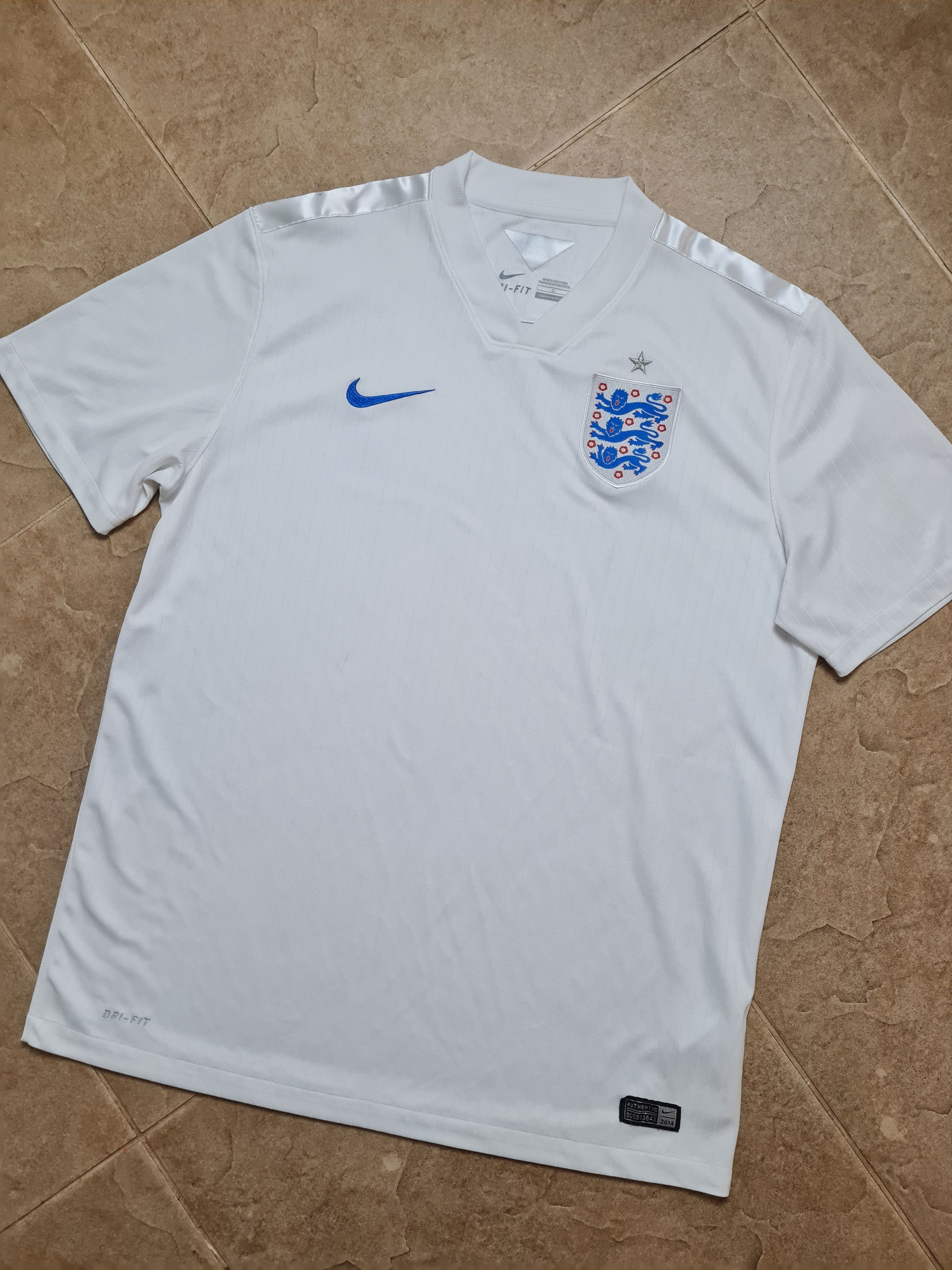 Nike Shirt England Home football jersey 2014/2016 Nike 588101-105 Size US L / EU 52-54 / 3 - 4 Thumbnail