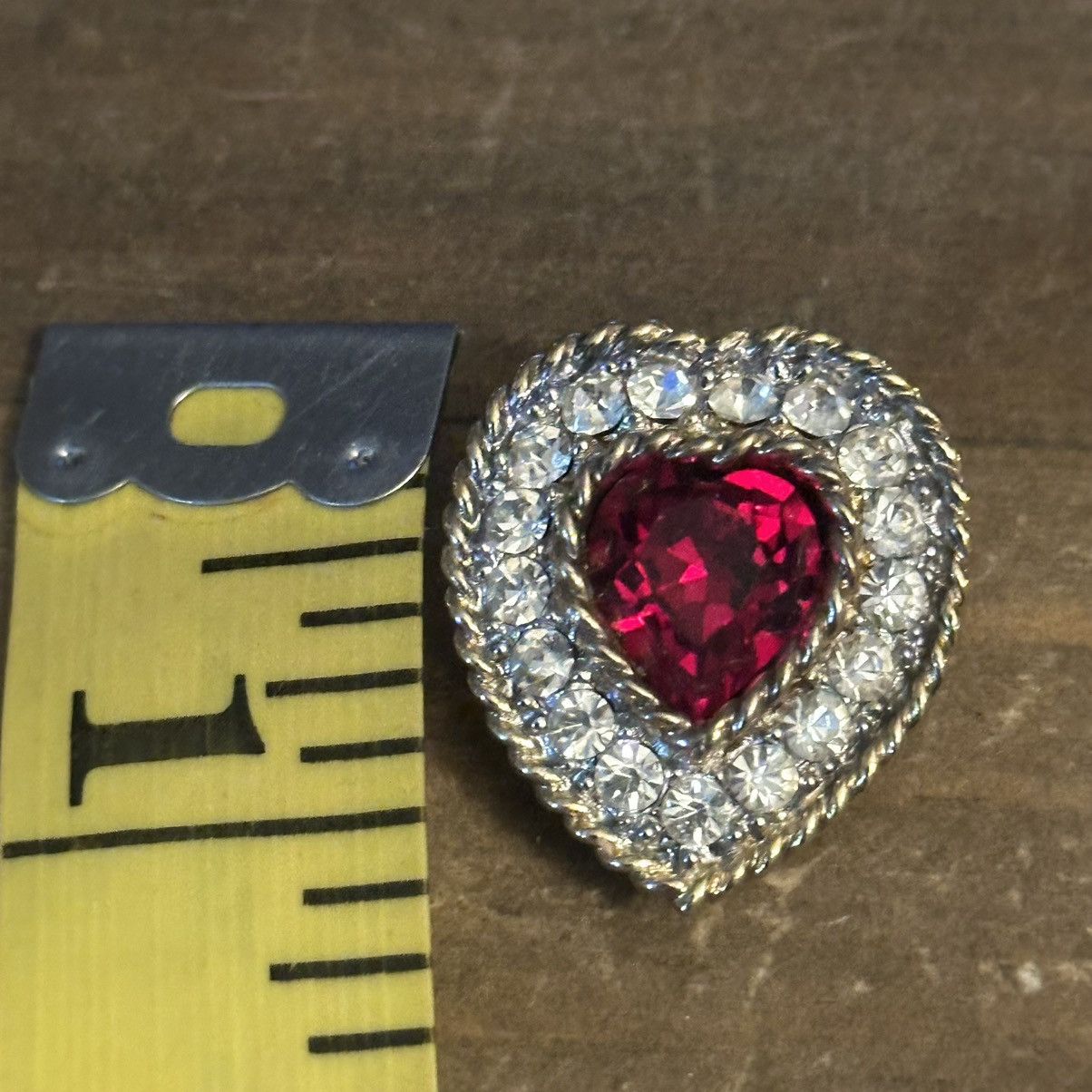 Vintage Vintage red gemstone rhinestone heart brooch/pendant Size ONE SIZE - 2 Thumbnail