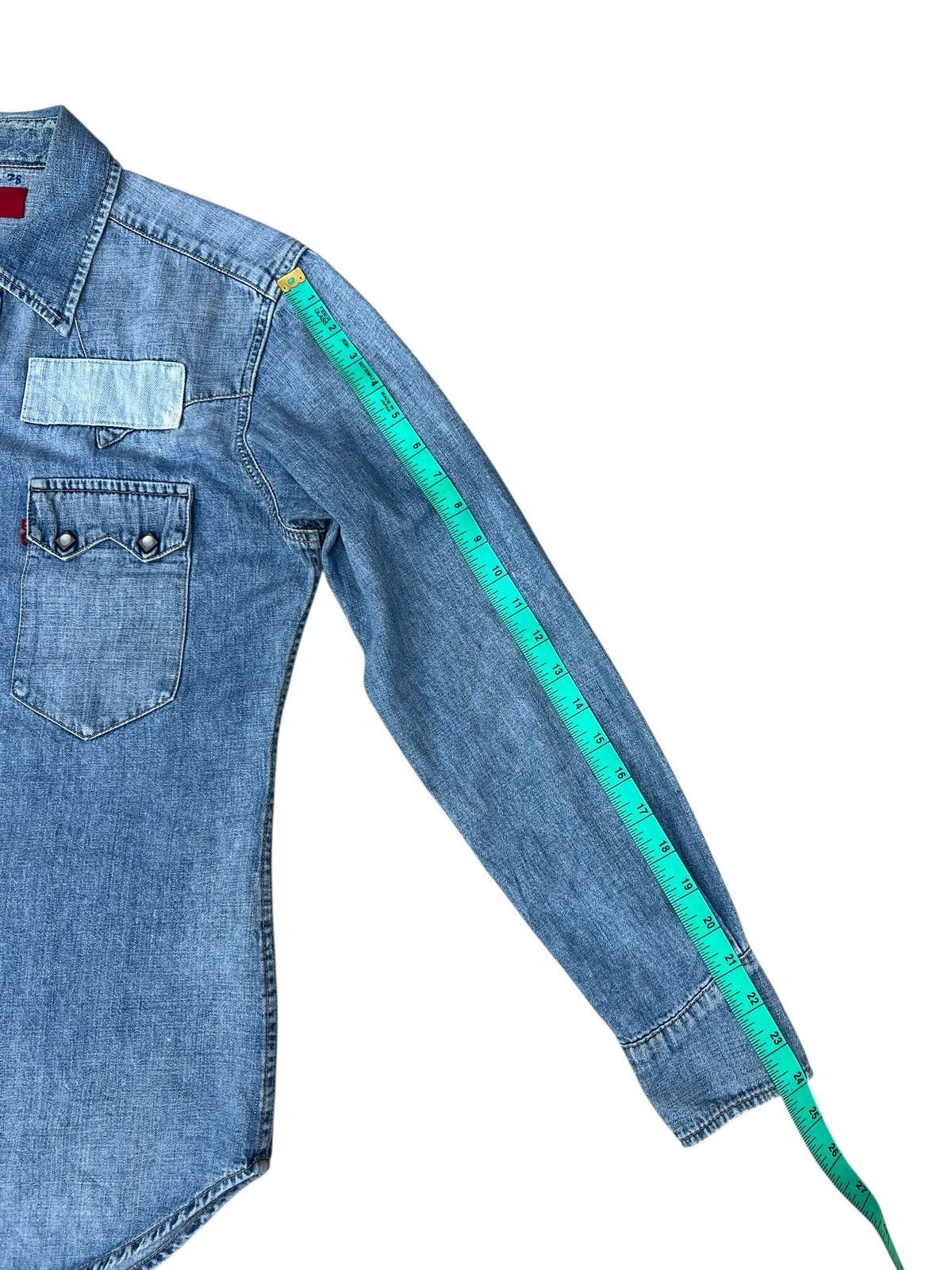 Levi's VTG 2002 Levi’s Red Tab Distressed Fade Denim Western Shirt Size US M / EU 48-50 / 2 - 5 Thumbnail