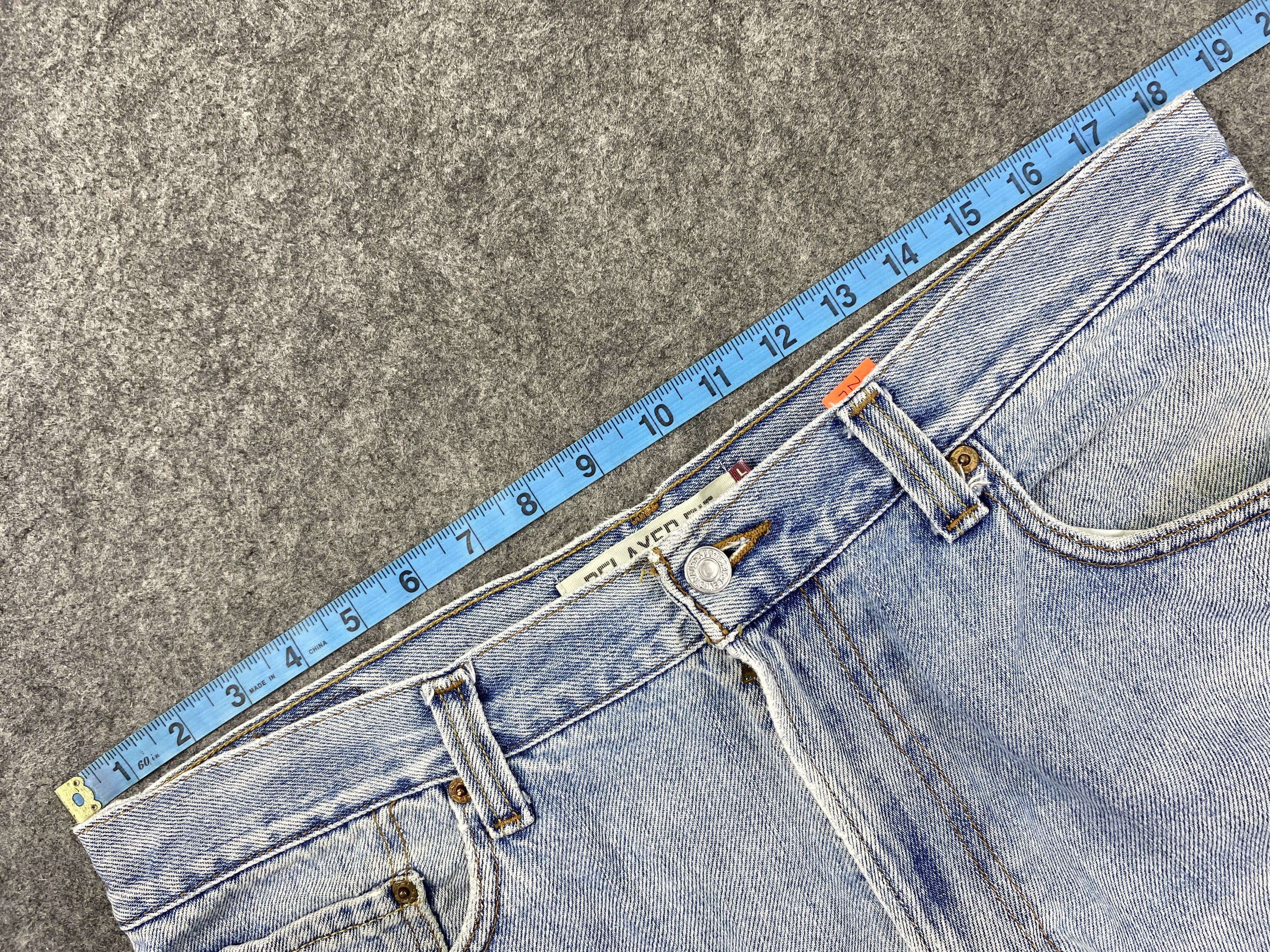 Levi's Vintage Clothing Light Blue Wash Vintage Levi's 550 37x28 Denim -JN1829 Size US 37 - 5 Thumbnail