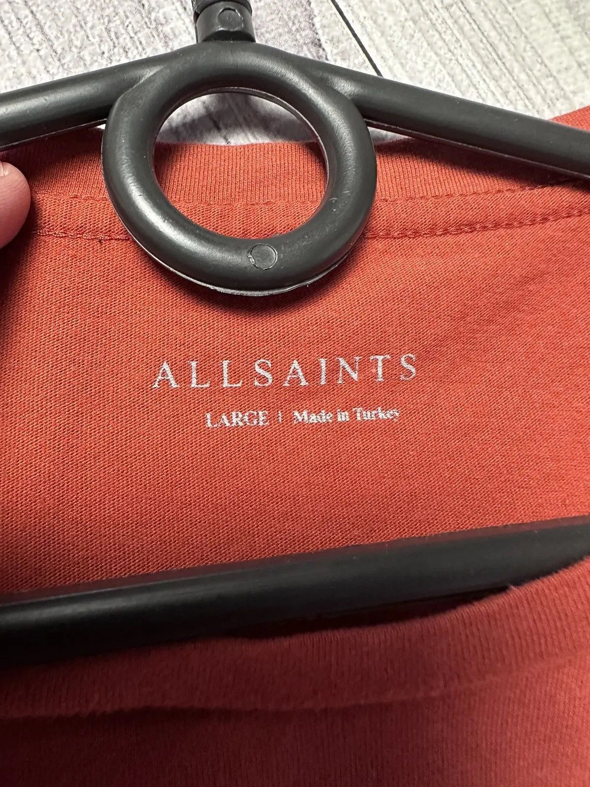 Allsaints Allsaints red tee size L logo rare Size US L / EU 52-54 / 3 - 3 Thumbnail