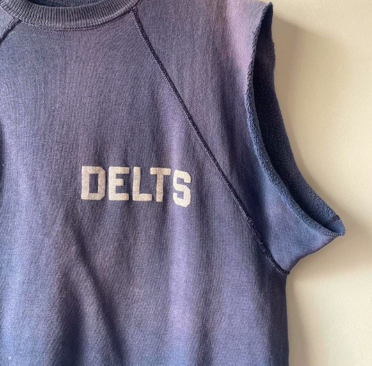 Vintage Vintage Sleeveless Crewneck “DELTS” Size US L / EU 52-54 / 3 - 2 Thumbnail