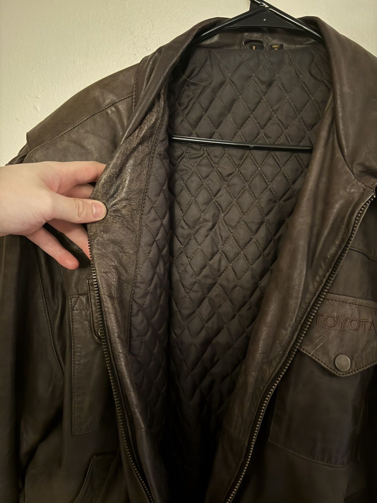 Vintage Vintage Brown Leather Toyota Flight Jacket Size US L / EU 52-54 / 3 - 10 Thumbnail