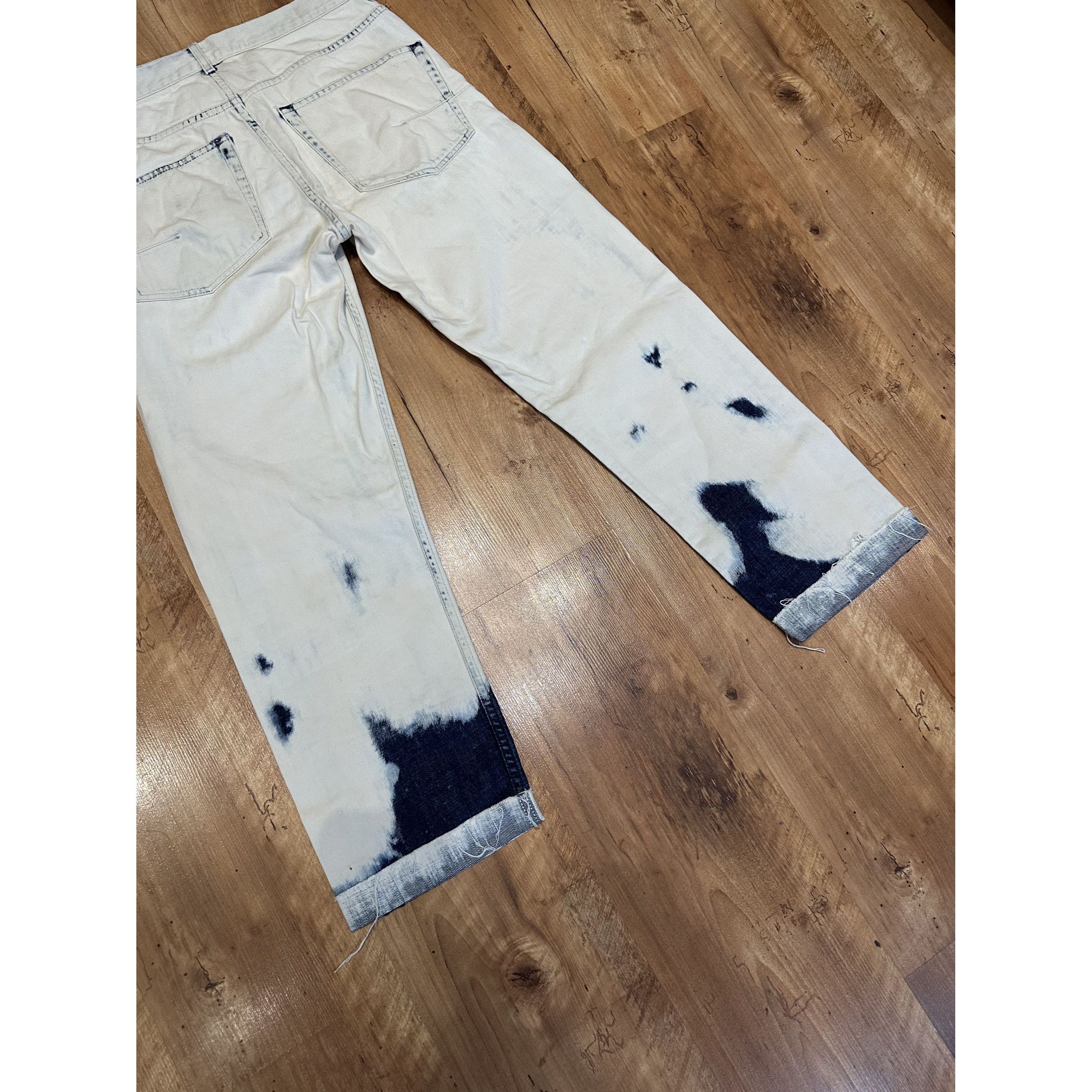 Dior Christian Dior Bleached Denim Jeans F34 Bee Logo Graphic Jea Size 34" / US 12 / IT 48 - 5 Thumbnail