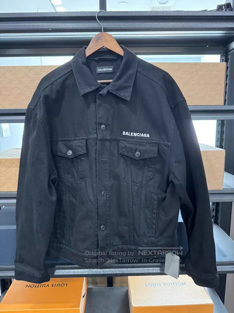 Balenciaga Balenciaga Front Logo Pattern Single Breasted Long Sleeve Size US M / EU 48-50 / 2 - 1 Thumbnail