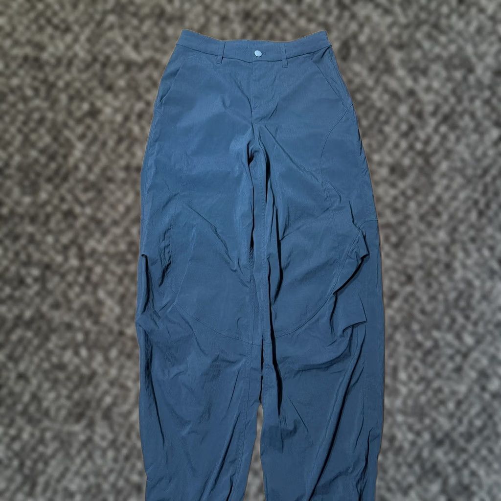 Lululemon Lululemon SLNSH Jogger Pants 25 Nylon Ripstop Utility Athletic Black Women Pants 25 Inseam 32 Slnsh Tech Size 26" / US 2 / IT 38 - 1 Thumbnail