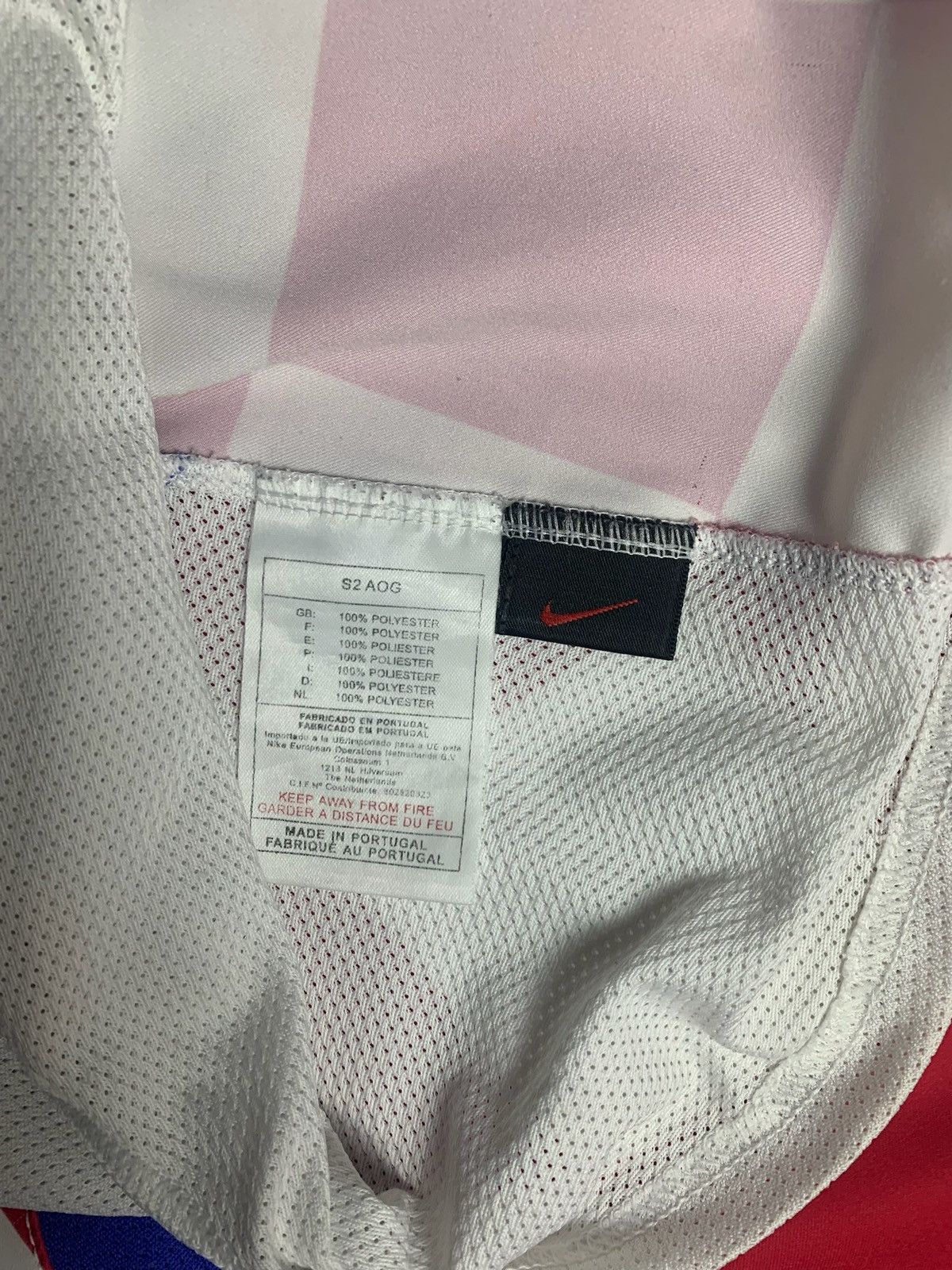 Nike × Vintage Vintage Croatia Nike soccer jersey size XL Size US XL / EU 56 / 4 - 6 Thumbnail