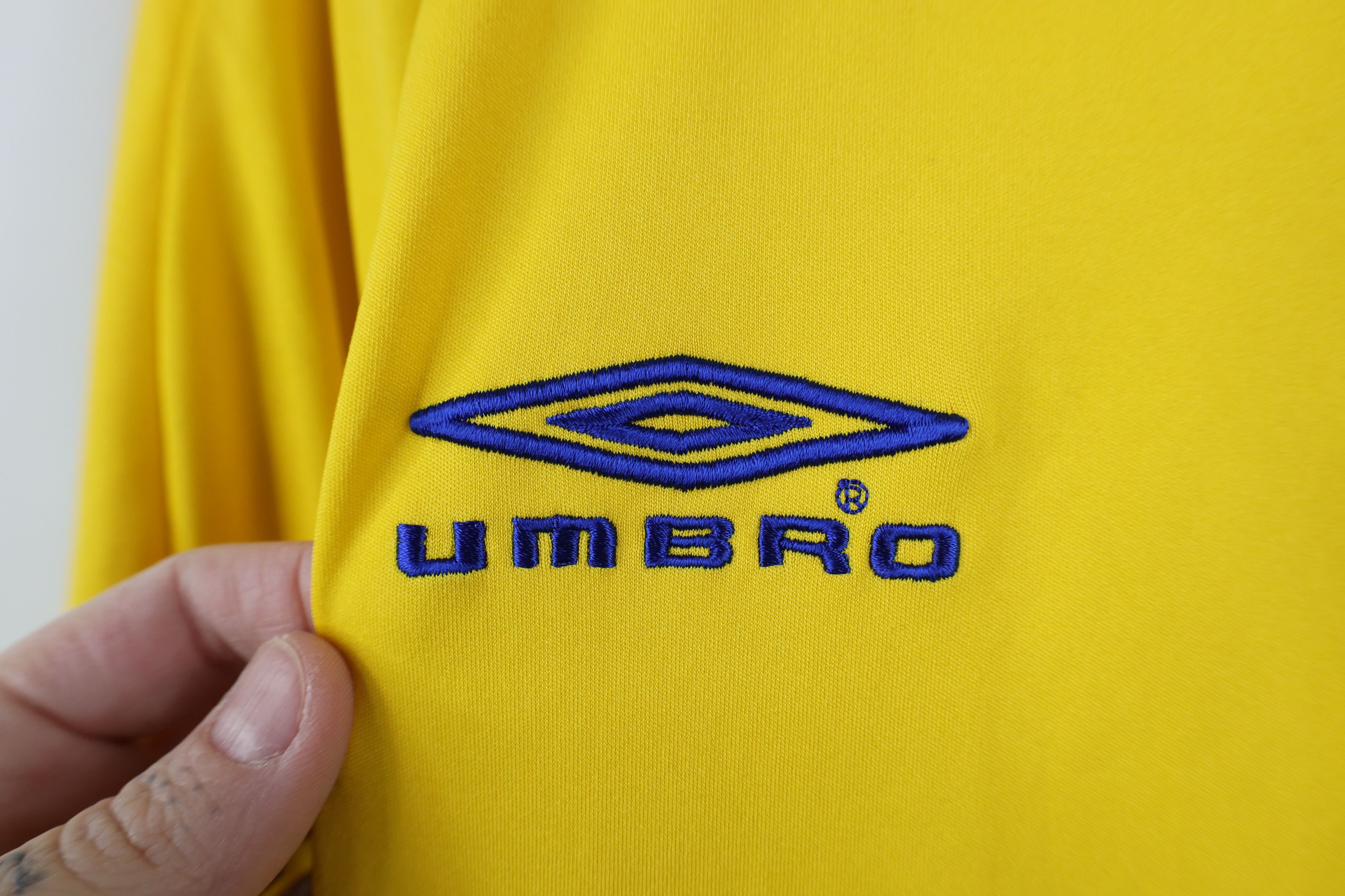 Umbro Vintage Umbro World Cup Training Brasil Soccer Jersey Size US XL / EU 56 / 4 - 7 Thumbnail