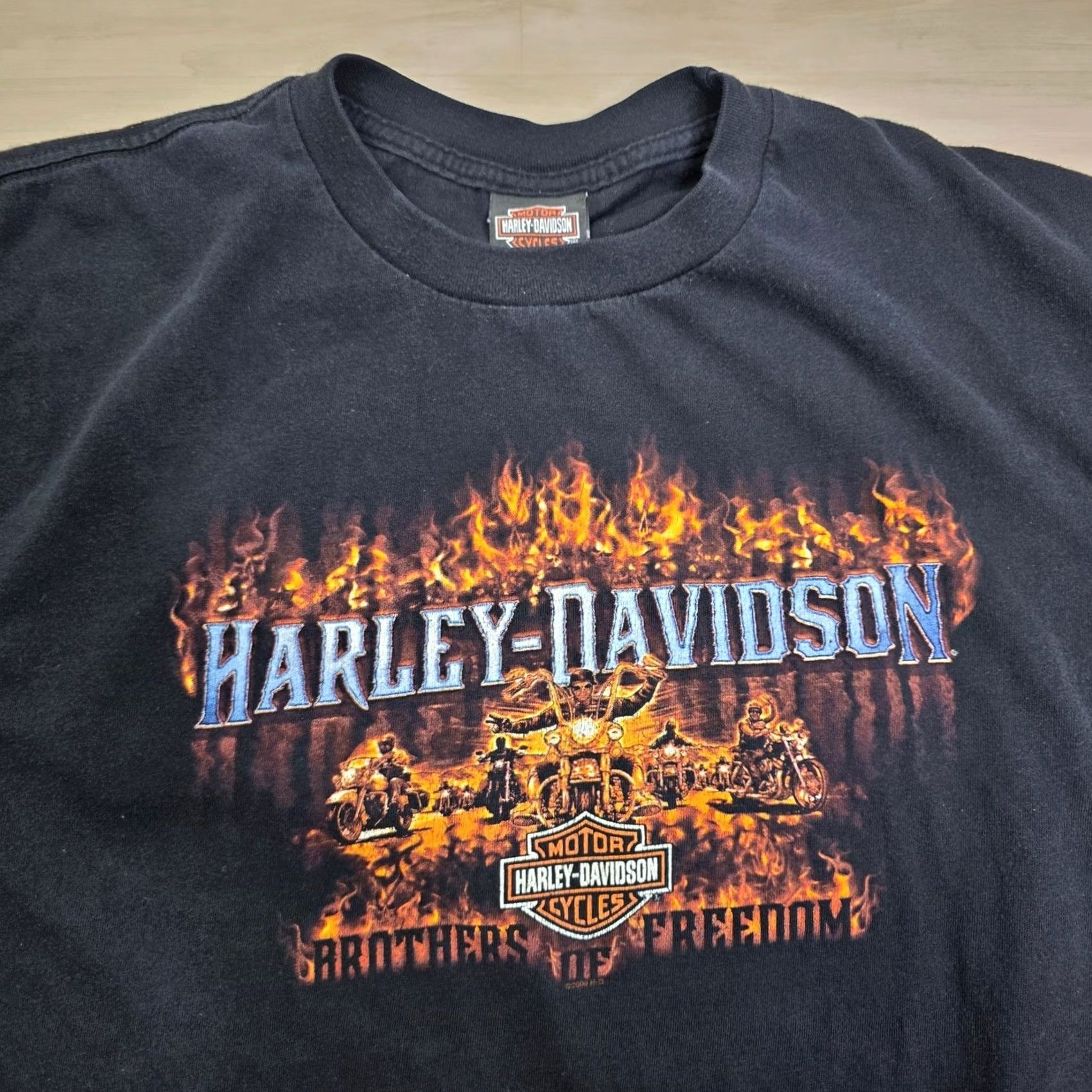 Harley Davidson VINTAGE Harley-Davidson Shirt Men Large Black Graphic Print Crew Neck Short Sleeve Fire Motorcycle Brothers of Freedom Flame Logo Tee Size US L / EU 52-54 / 3 - 4 Thumbnail
