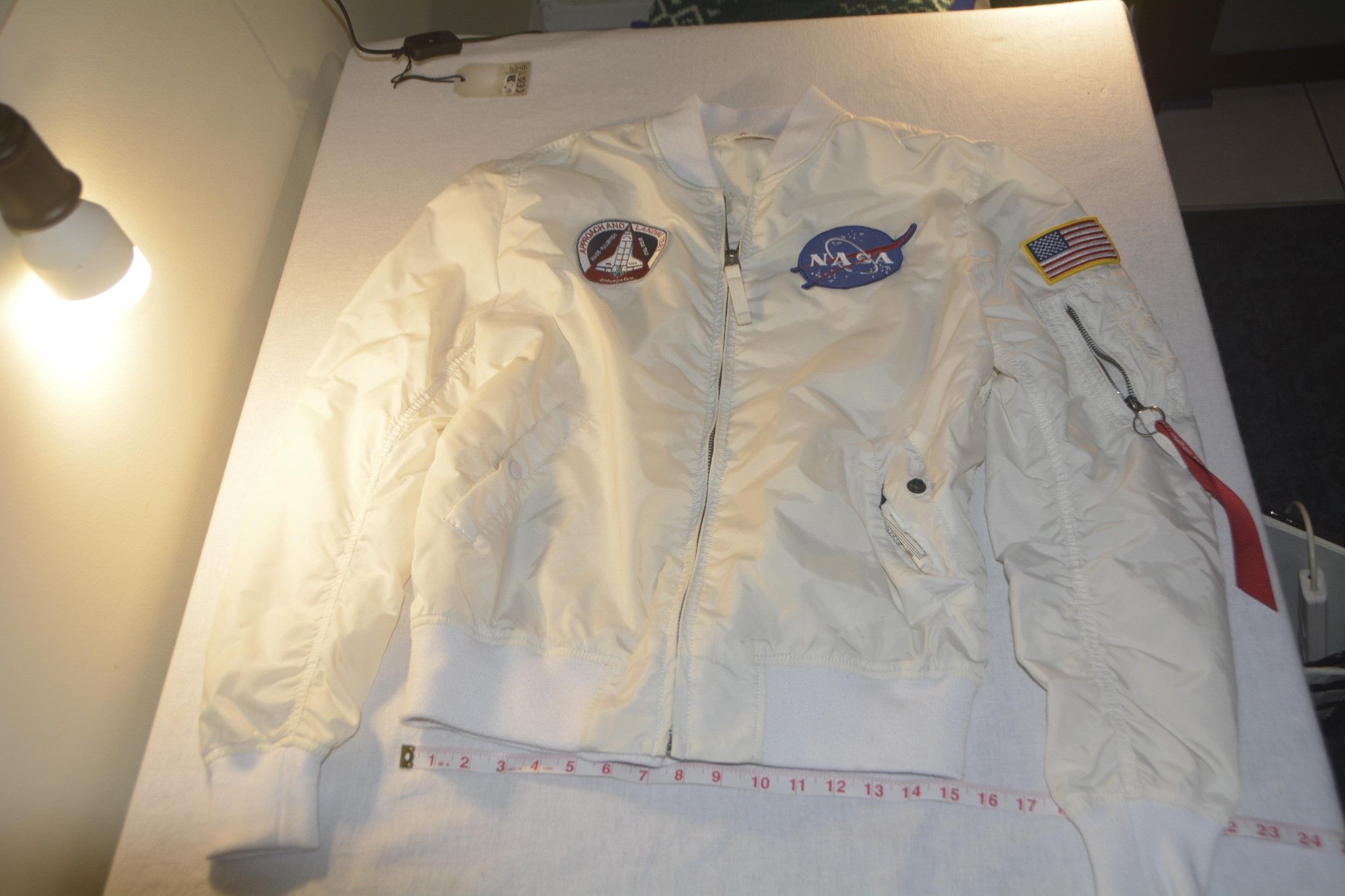 Alpha Industries Alpha Industries NASA MA-1 Flight Bomber Jacket White Size US M / EU 48-50 / 2 - 2 Thumbnail