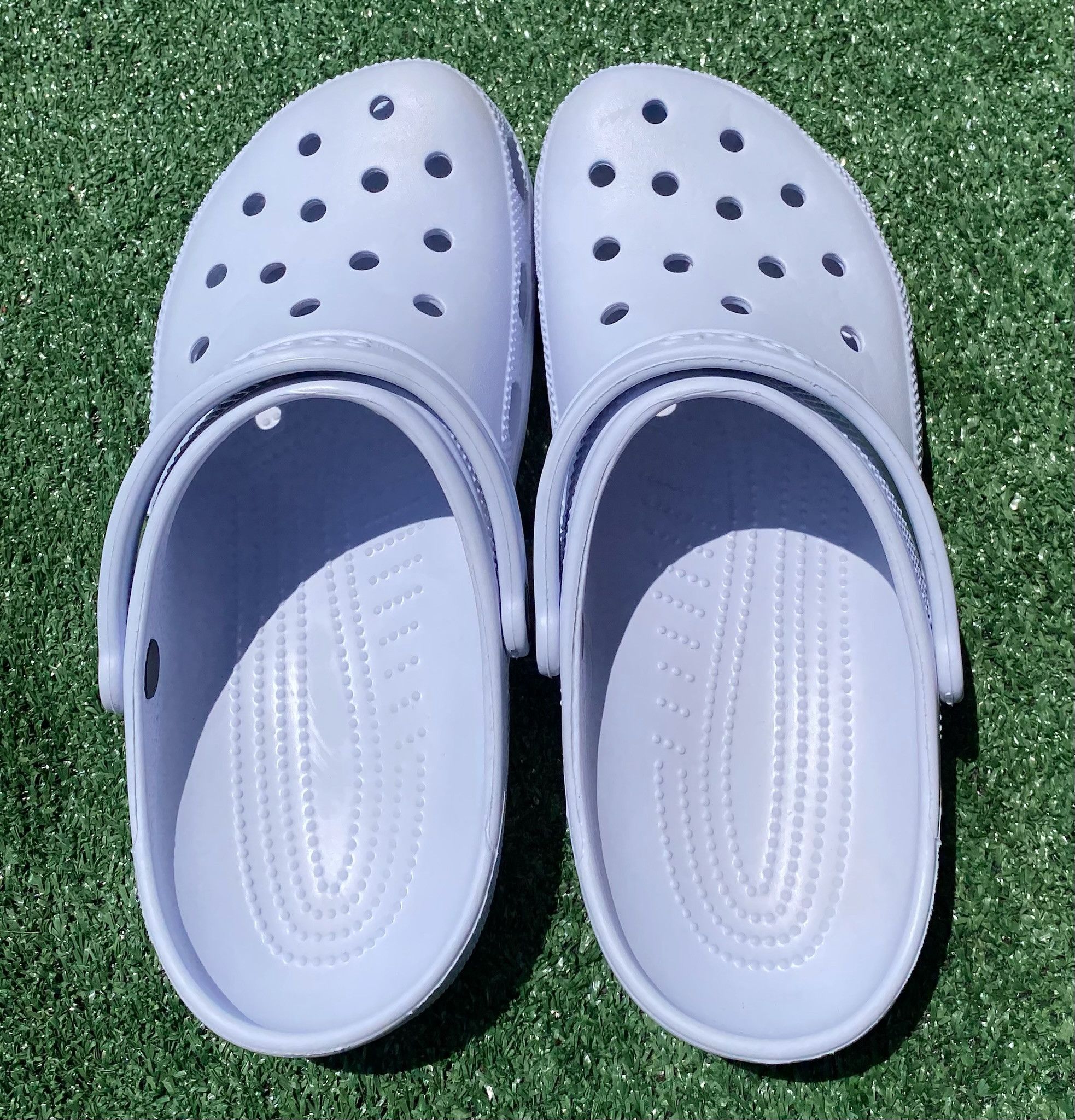 Crocs Crocs are Classic White Slip On Clogs Unisex Size M10 W12 Size US 10 / EU 43 - 6 Thumbnail