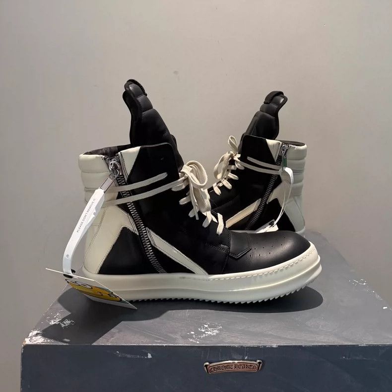 Rick Owens rick owens Classic black and white cowhide inverted triangl Size US 9 / EU 42 - 3 Thumbnail