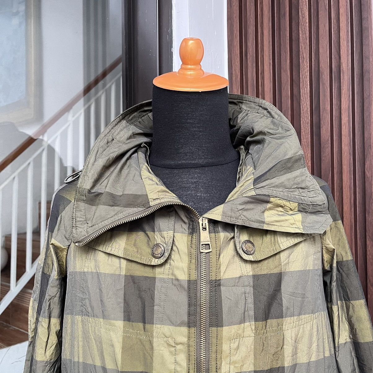 Burberry Authentics Burberry Britt Coat Jacket Tartan Patern Size M / US 6-8 / IT 42-44 - 4 Thumbnail