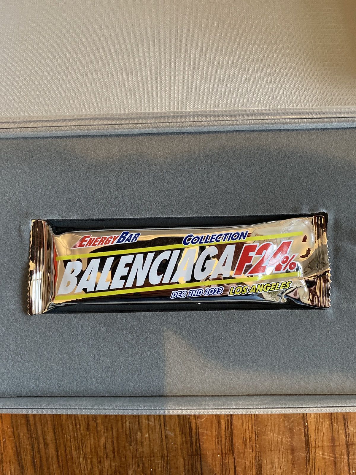 Balenciaga Balenciaga energy bar FW 24 Los Angeles show invite Size ONE SIZE - 1 Thumbnail