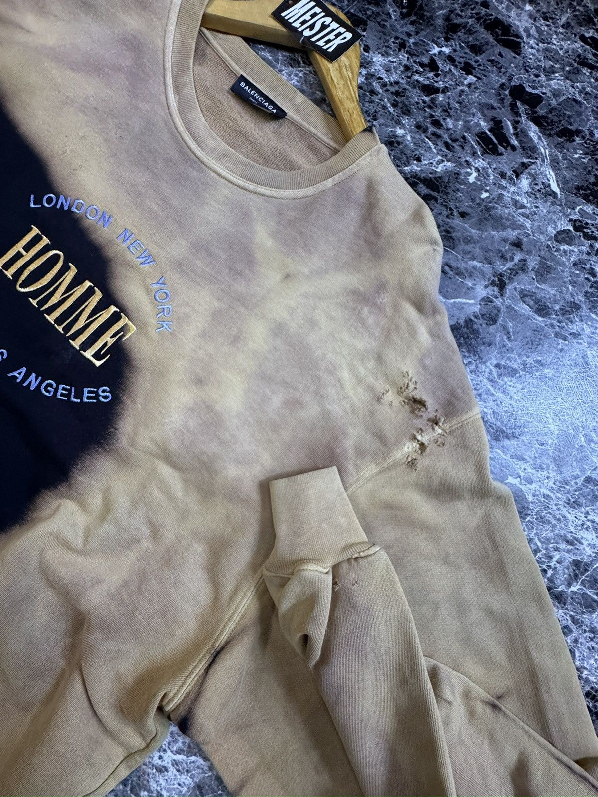 Balenciaga Balenciaga Homme Bleached Distressed Sweatshirt Size US S / EU 44-46 / 1 - 2 Thumbnail