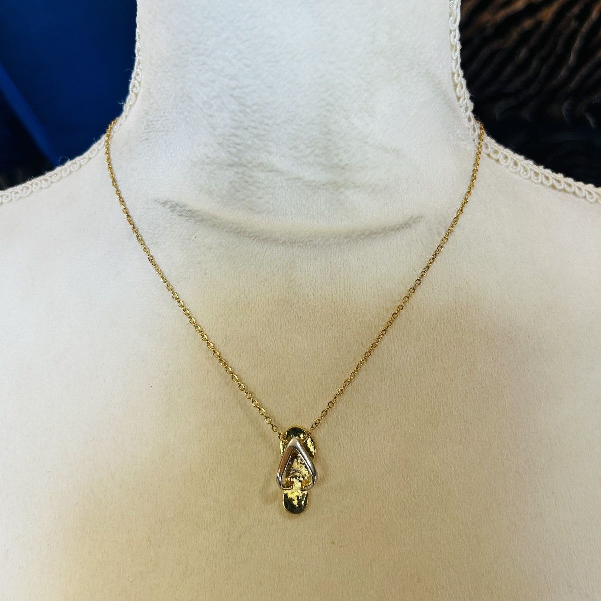 Jewelry Lia Sophia flip flop pendant on chain necklace Size ONE SIZE - 3 Thumbnail