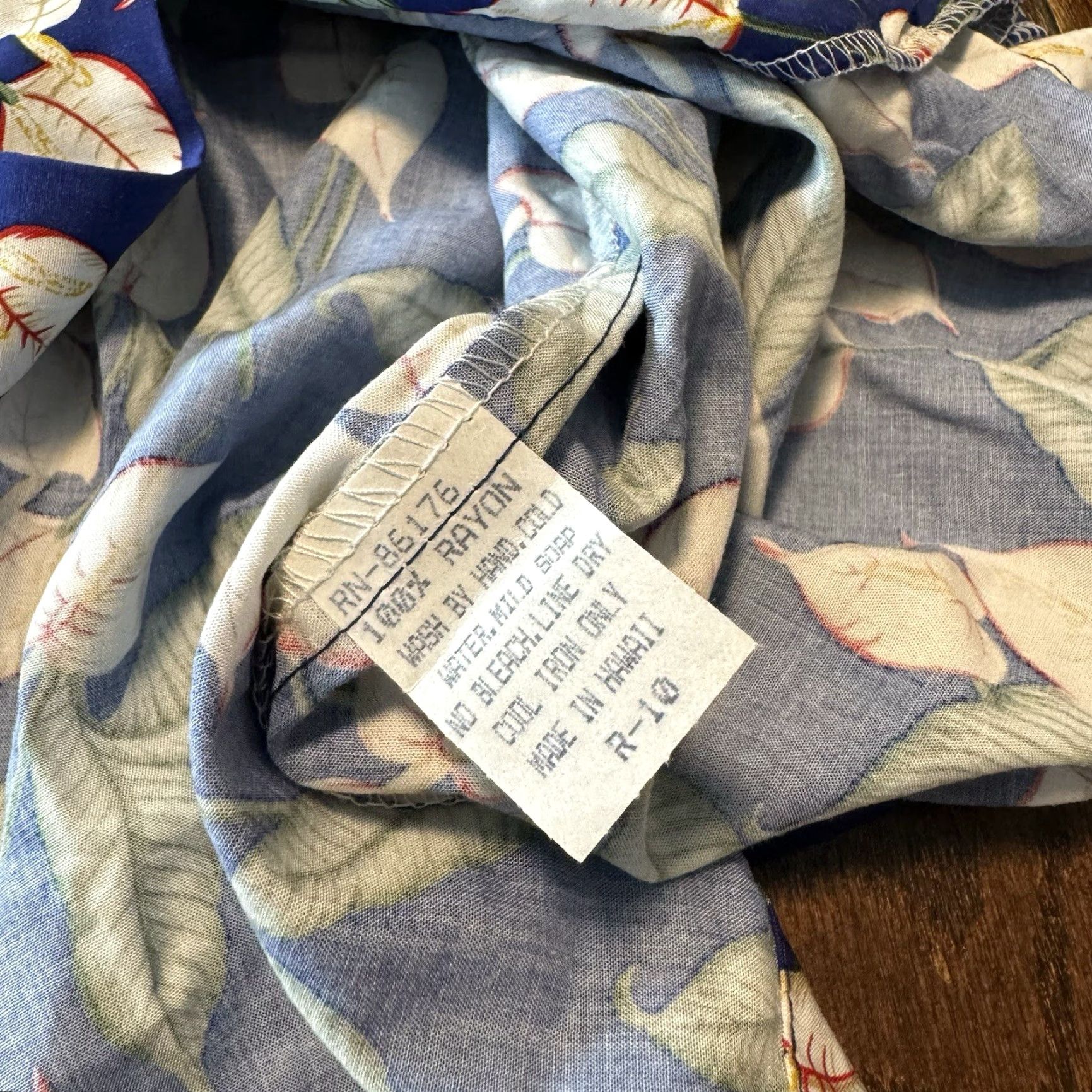 Paradise Found VINTAGE Paradise Found Men's Hawaiian Shirt XL Floral Blue Made In USA New Size US XL / EU 56 / 4 - 7 Thumbnail