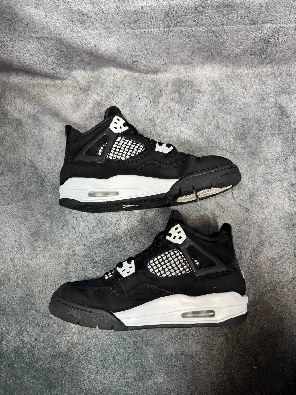 Jordan Brand Size 6.5Y | Jordan 4 White Thunder No Box | Pre-Owned Size US 6.5 / EU 39-40 - 8 Thumbnail
