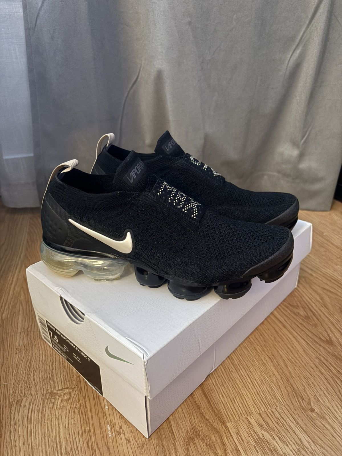 Nike Nike Air VaporMax Moc 2 Black Light Cream Size US 7.5 / IT 37.5 - 1 Thumbnail