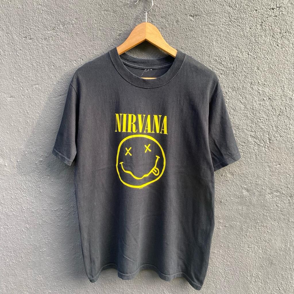 Band Tees Thrashed faded y2k nirvana band tee Size US M / EU 48-50 / 2 - 1 Thumbnail