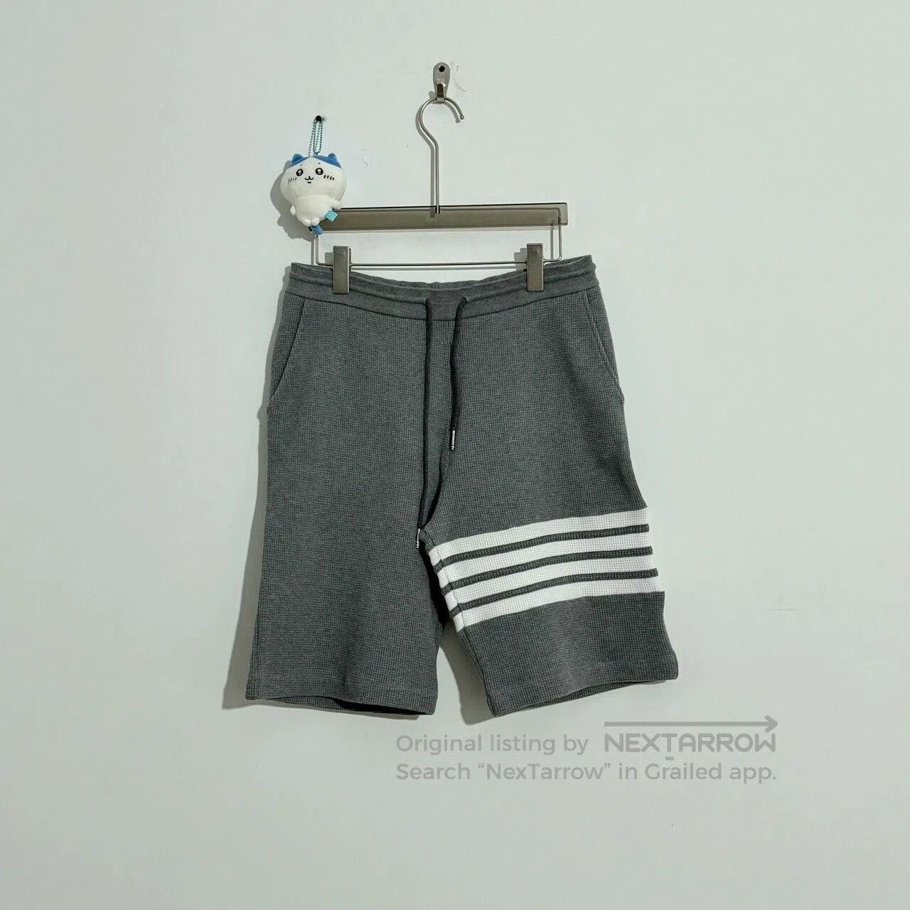 Thom Browne Thom Browne Gray Waffle Four-Stripe Shorts. Size US 26 / EU 42 - 2 Thumbnail