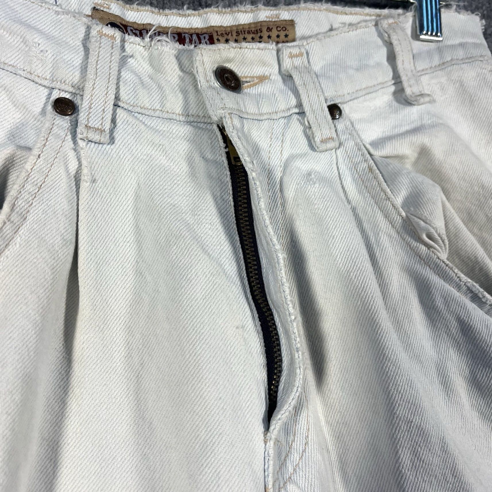 Levi's VINTAGE Levi's Silver Tab Jeans Adults 28x32 White Distressed Light Wash 90s Size US 28 / EU 44 - 6 Thumbnail