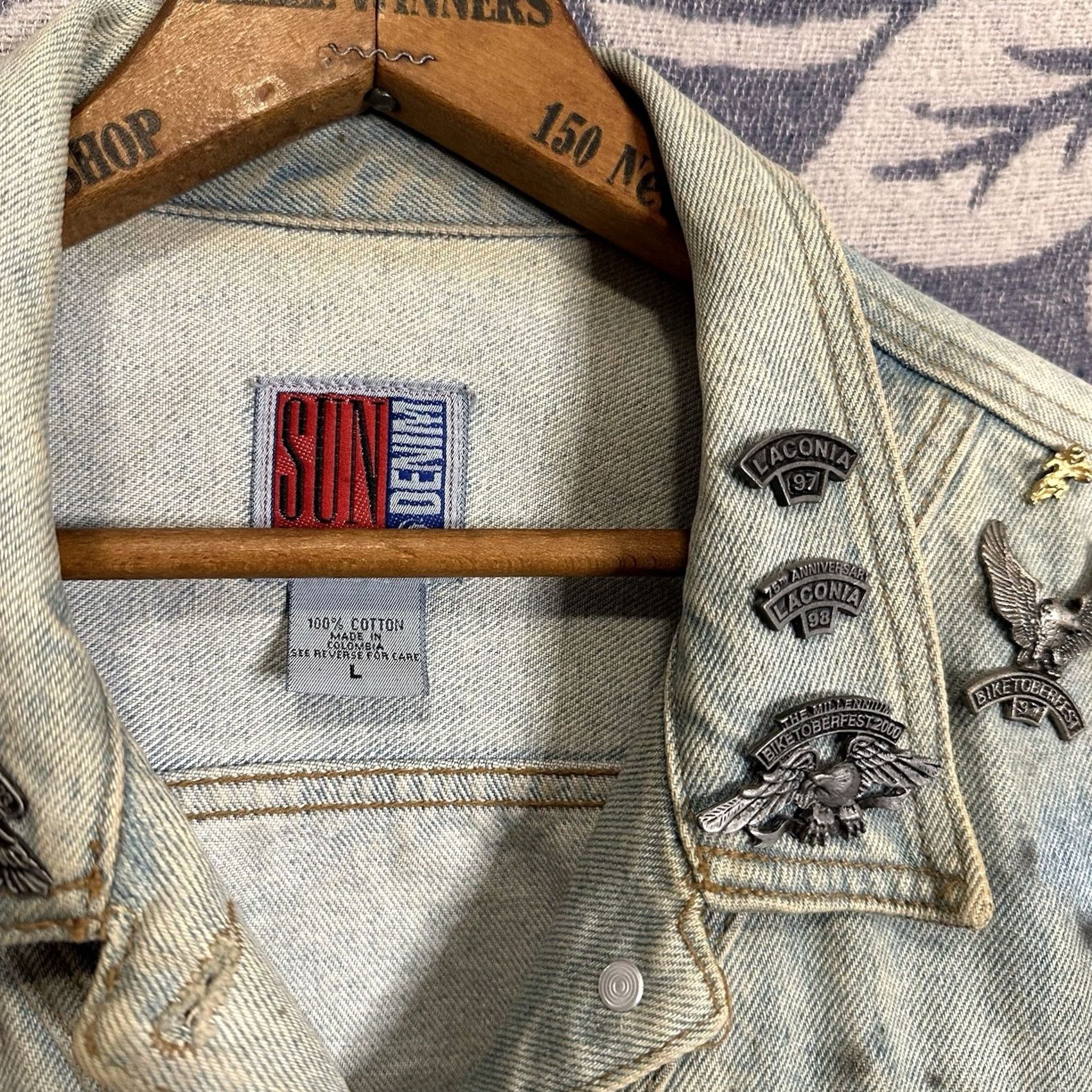 Denime VINTAGE 90s Denim Biker Vest Sleeveless Large Women’s Motorcycle Patches Pins Sun Belt Blue Cotton Denim Size L / US 10 / IT 46 - 4 Thumbnail