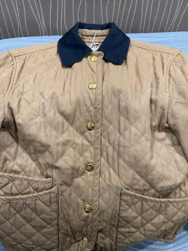 Burberry Burberry Quilted Jacket with Navy Collar. Size S / US 4 / IT 40 - 4 Thumbnail
