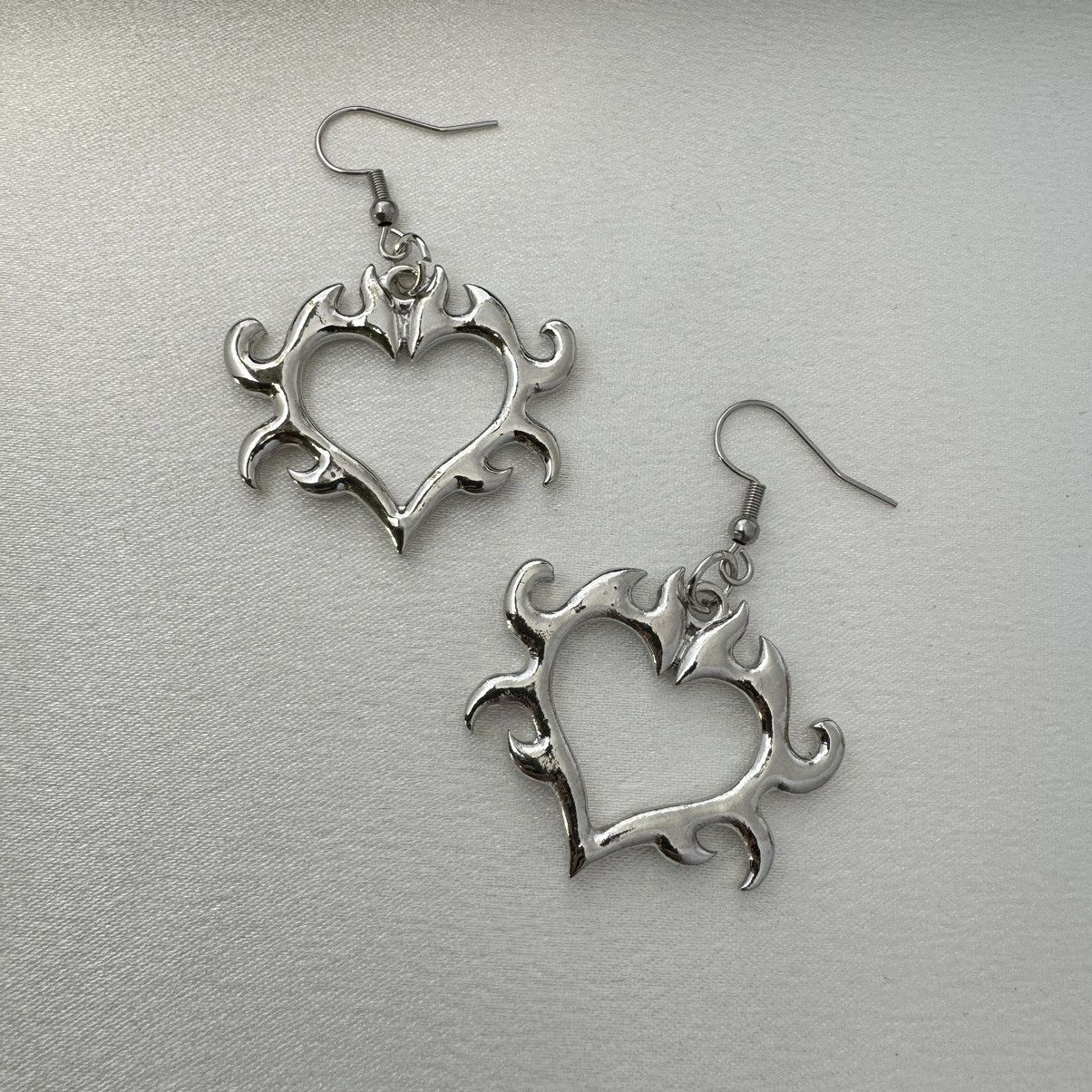 Other Flame Heart Dangle Drop Earrings for Women Size ONE SIZE - 3 Thumbnail