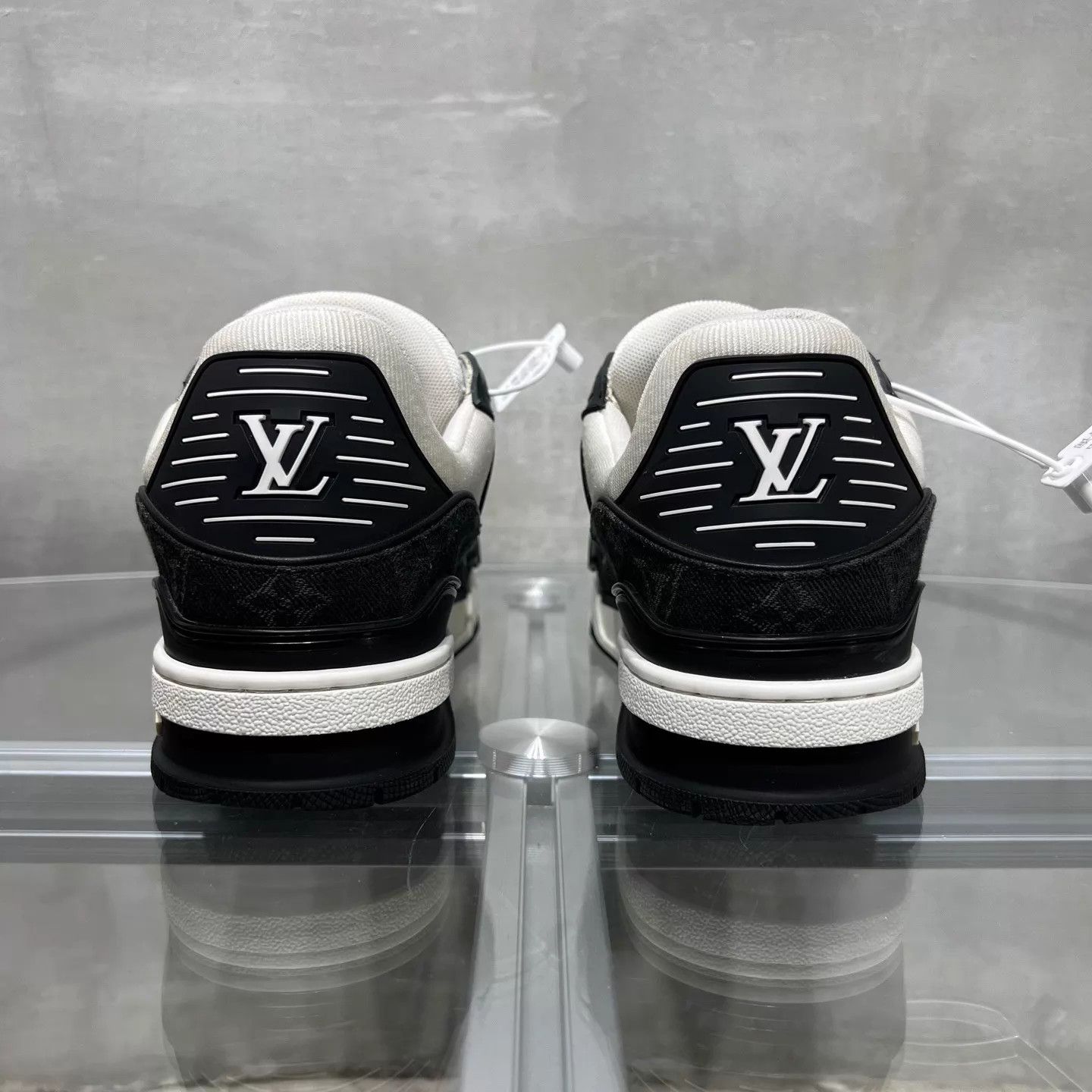 Louis Vuitton Louis Vuitton LV Trainer Black White Denim UK8 42 Size US 9 / EU 42 - 6 Thumbnail