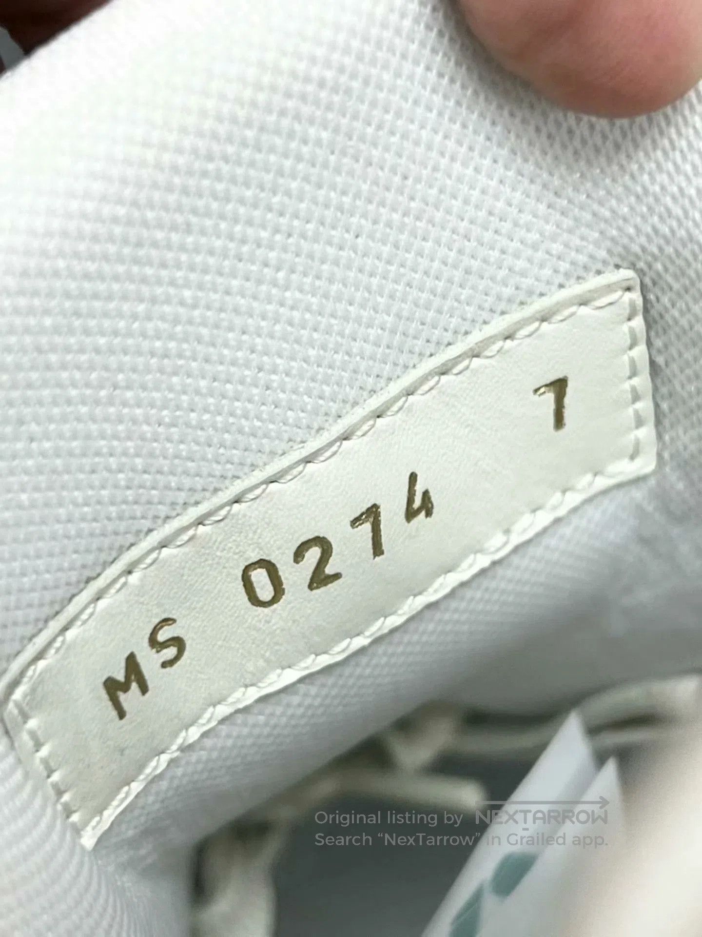 Louis Vuitton lv trainer gray and white sneakers uk7. Size US 7 / EU 40 - 9 Thumbnail