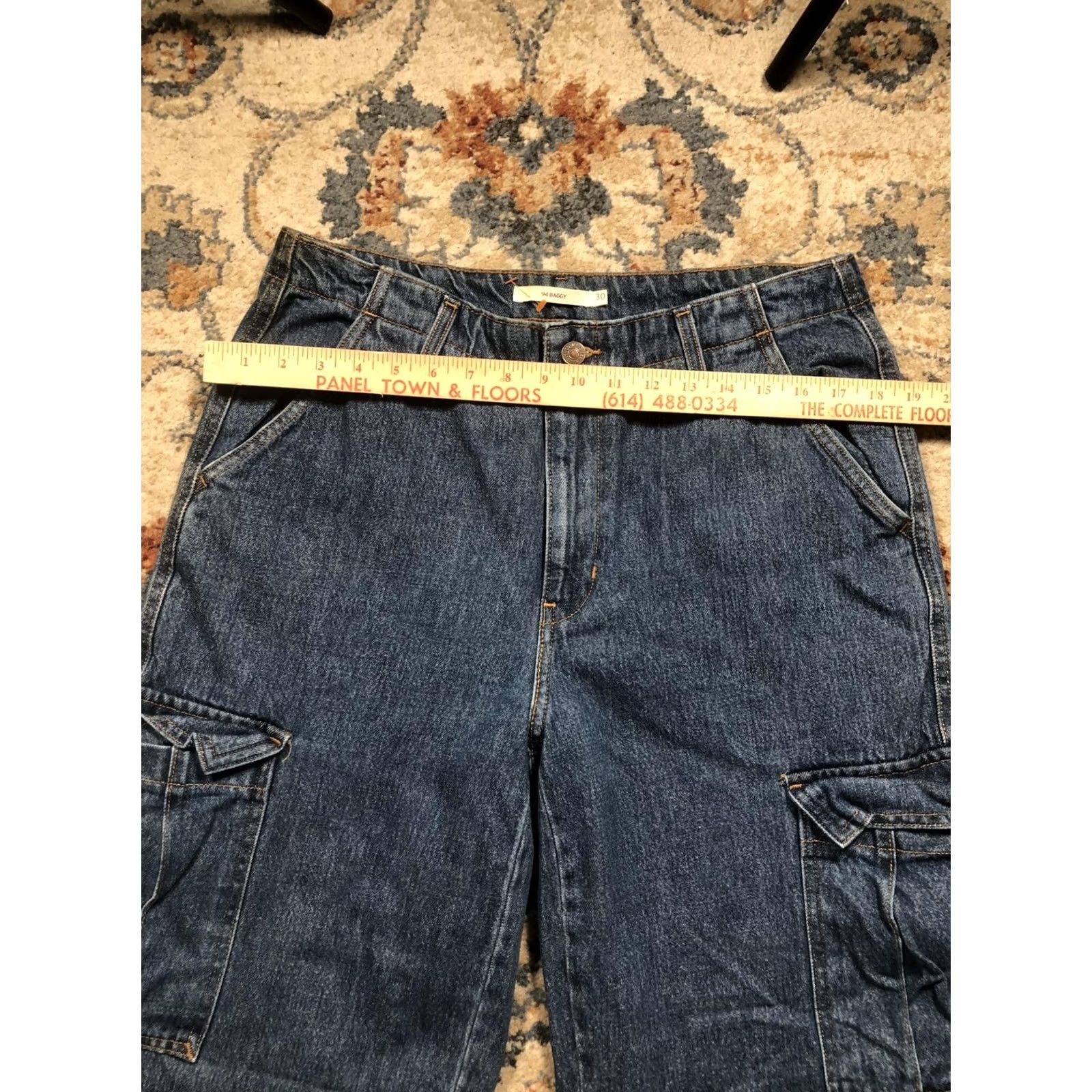 Levi's VINTAGE Levi's 94 Baggy Jeans Women's 30x32 Blue Denim Cargo Jogger Drawstring Cuff Size 30" / US 8 / IT 44 - 4 Thumbnail