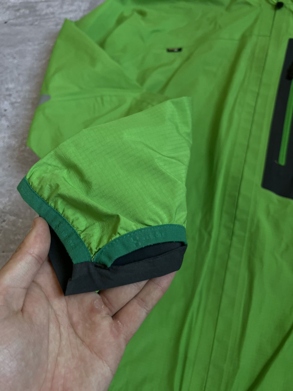 Haglofs HAGLOFS Lightweight Windbreaker Jacket Men Gore Tex Size M Size US M / EU 48-50 / 2 - 6 Thumbnail