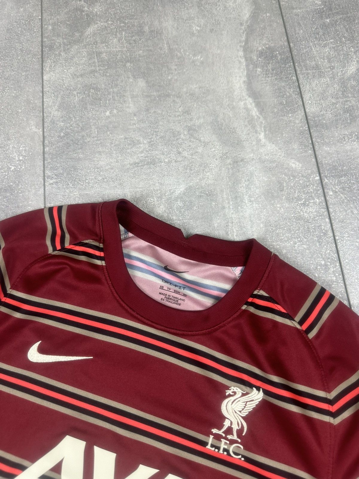 Nike Nike Liverpool 2021/22 Pre-Match Training Soccer Jersey Size US XS / EU 42 / 0 - 4 Thumbnail