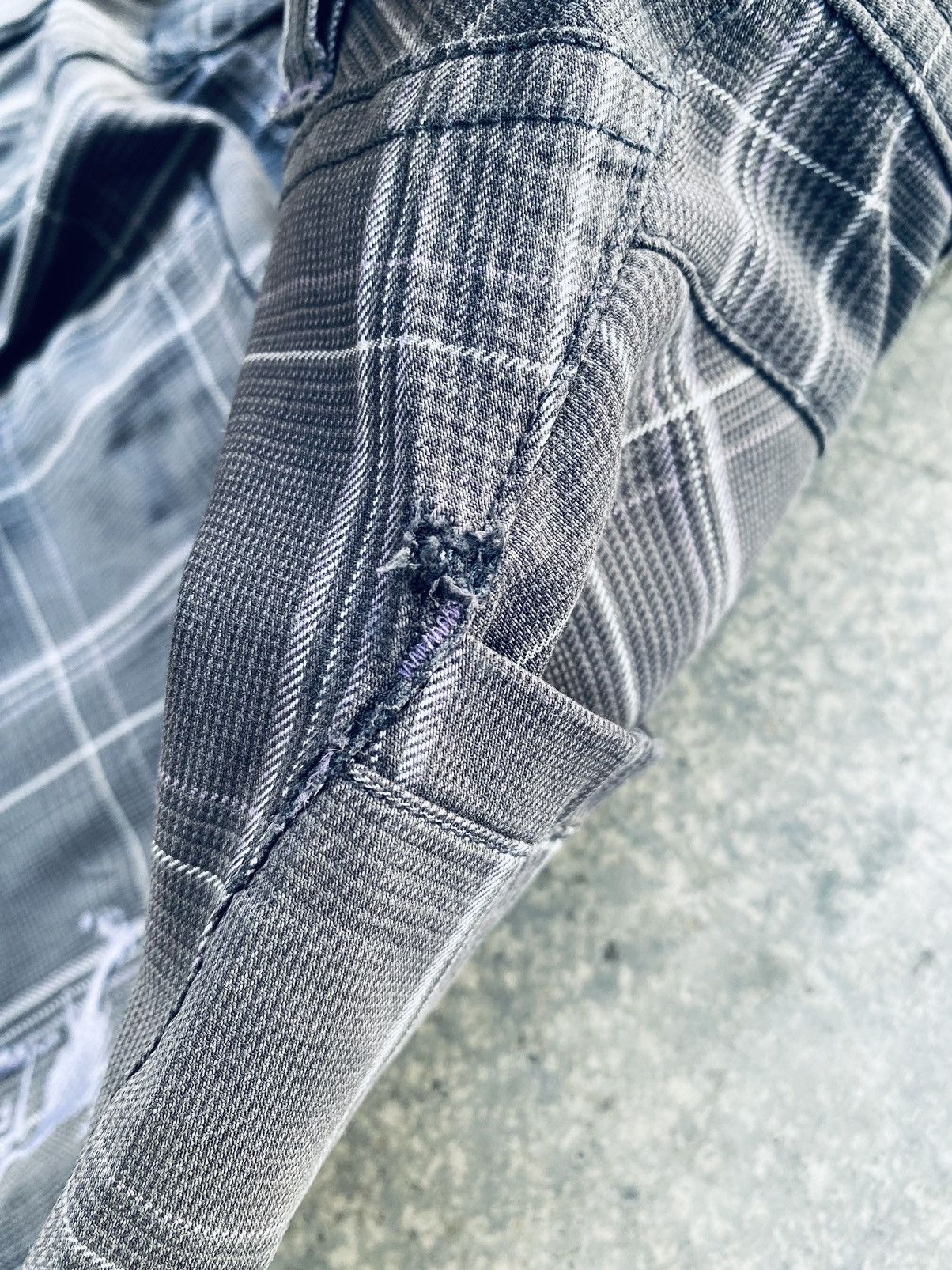 Oakley Vintage Oakley Plaid Cargo Pants Distressed Size 30" / US 8 / IT 44 - 16 Thumbnail
