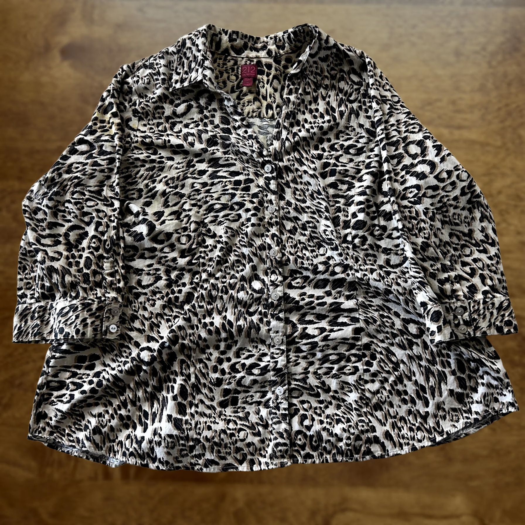 Vintage VINTAGE Y2K 212 Collection Button Up Shirt Womens 2X Brown Leopard Animal Print Shirt Size XXL / US 16-18 / IT 52-54 - 1 Thumbnail