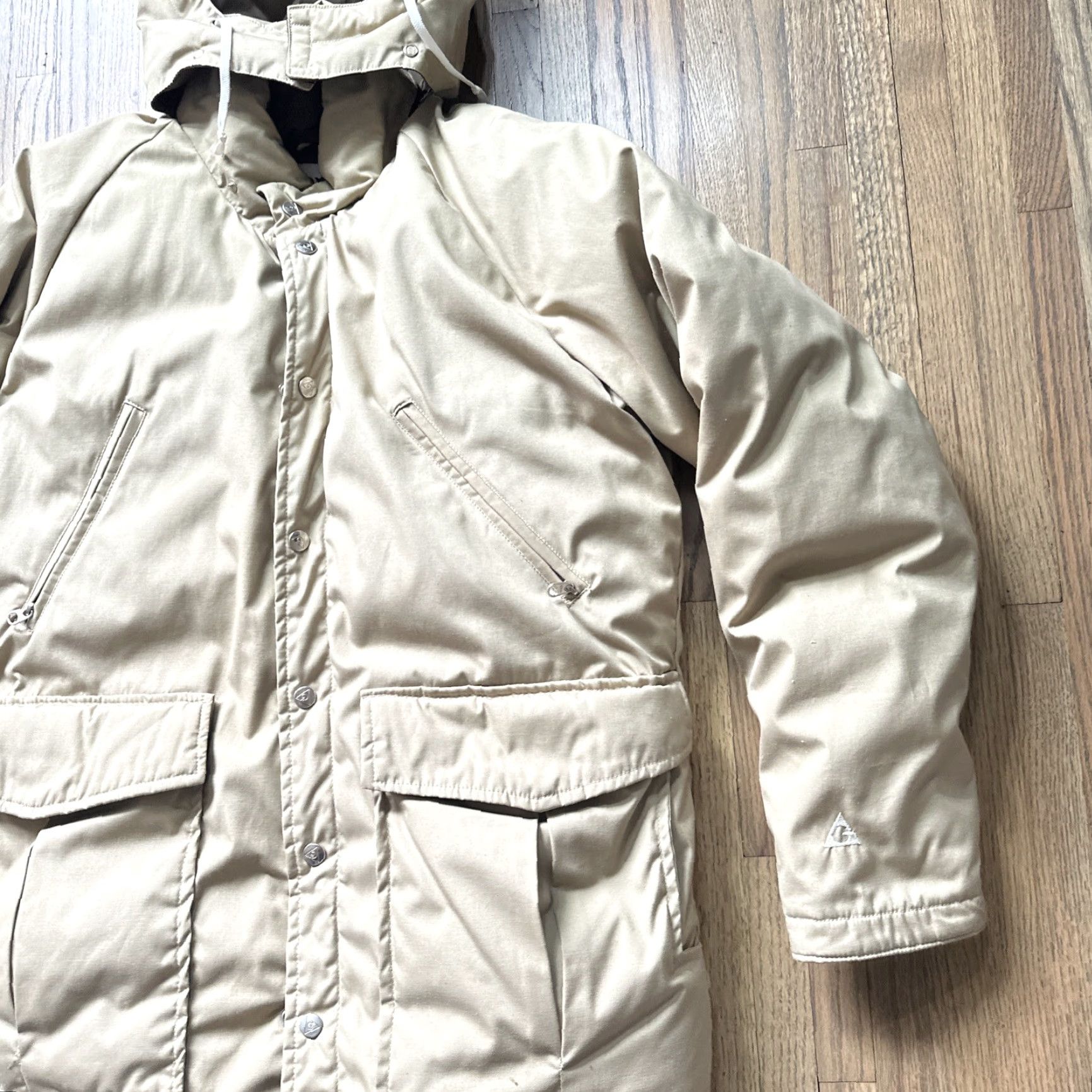 Vintage VINTAGE Gerry Expedition Puffer Jacket Hood Beige M Men Down Ski 1960s 1970s Rare Size US M / EU 48-50 / 2 - 6 Thumbnail
