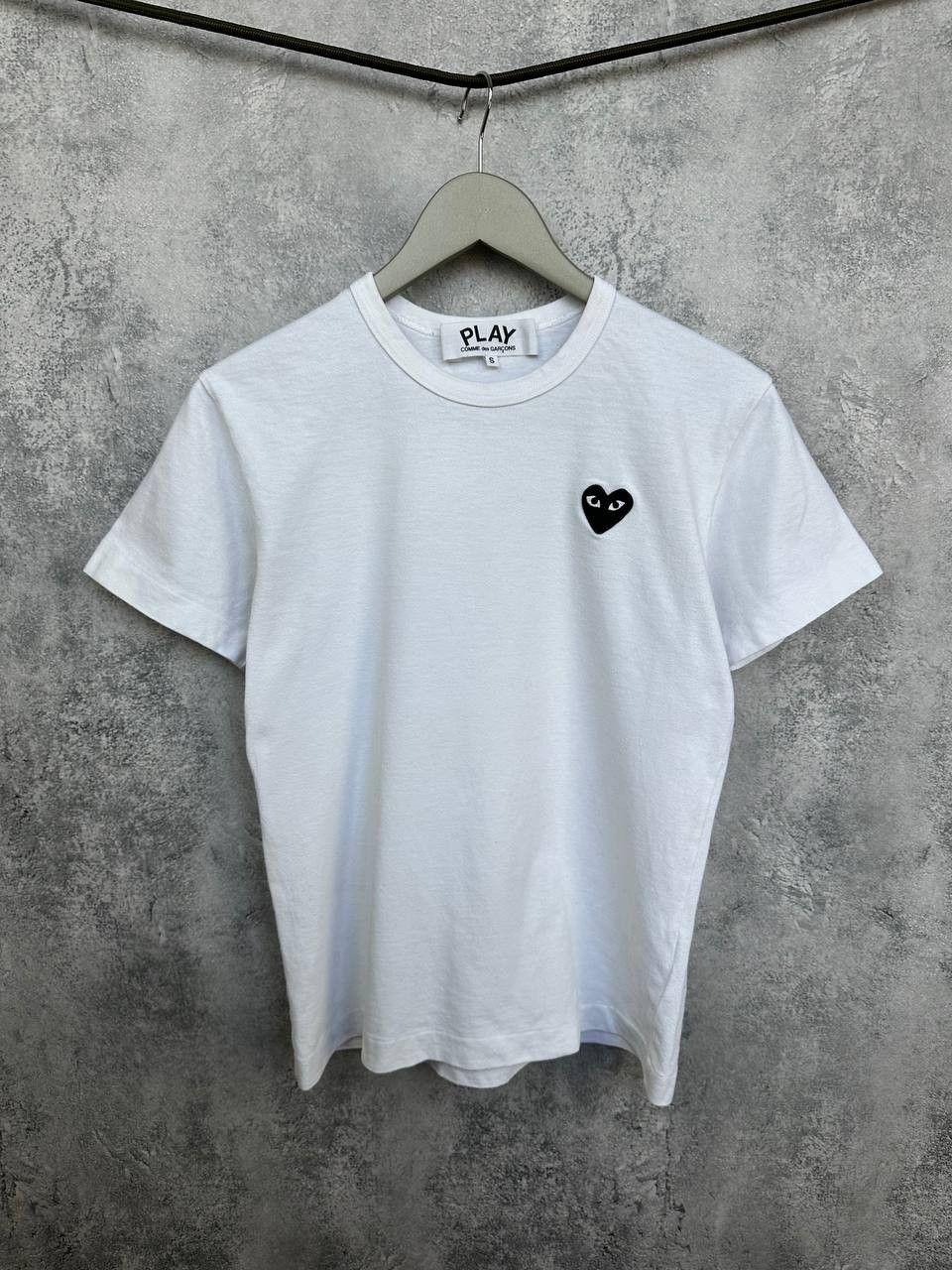 Comme des Garcons PLAY Comme des Garcons PLAY Heart Black Logo T-Shirt White Crew Size S / US 4 / IT 40 - 1 Thumbnail