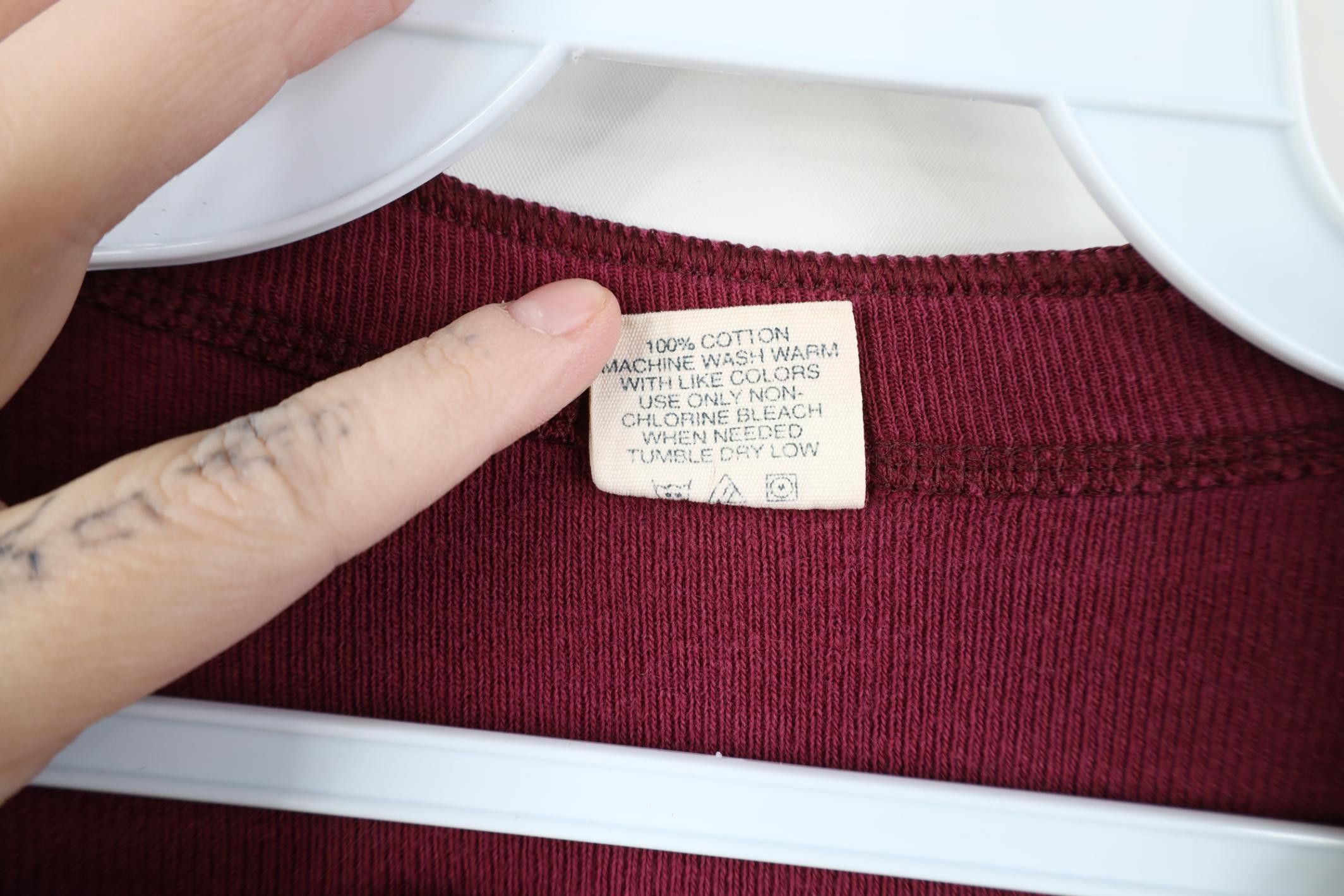 Vintage Vintage 90s Streetwear Ribbed Knit Henley T-Shirt Red Size US M / EU 48-50 / 2 - 7 Thumbnail