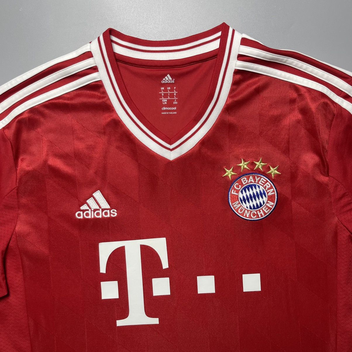 Vintage BAYERN ADIDAS 2013/2014 FOOTBALL HOME JERSEY #10 ROBBEN Size US L / EU 52-54 / 3 - 4 Thumbnail