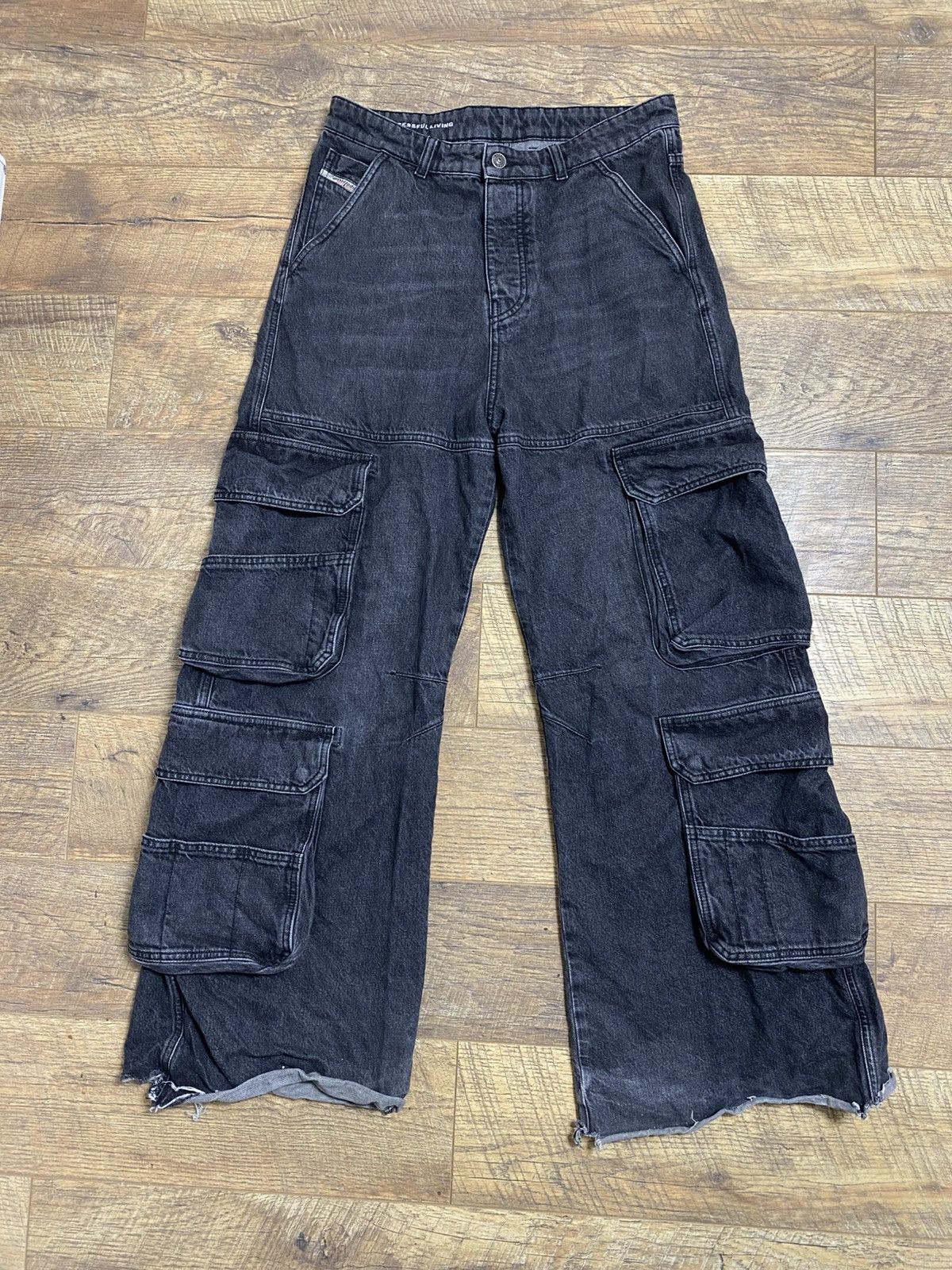 Diesel Diesel W27 Baggy Black Multi-Pocket Cargo Distressed Jeans Size US 32 / EU 48 - 1 Thumbnail